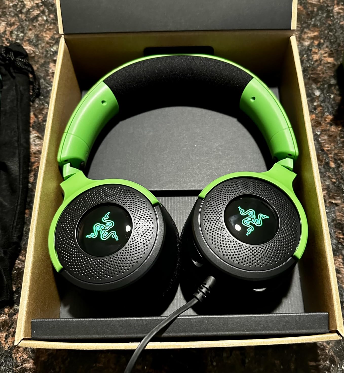 Razer Kraken V4 X Wired USB-C & Type A Gaming Headset, Black | Cardioid Mic, Memory Foam Cushions, Chroma RGB Lighting, For PC, Mac, PS5, Nintendo Switch 2 customer photo 2
