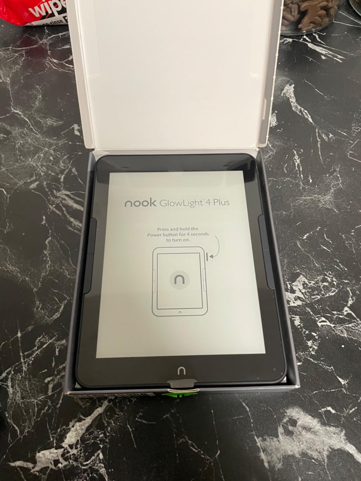 Barnes & Noble NOOK GlowLight 4 Plus eReader 7.8-inch 32GB BNRV1300 Waterproof (Renewed), Black customer photo 1