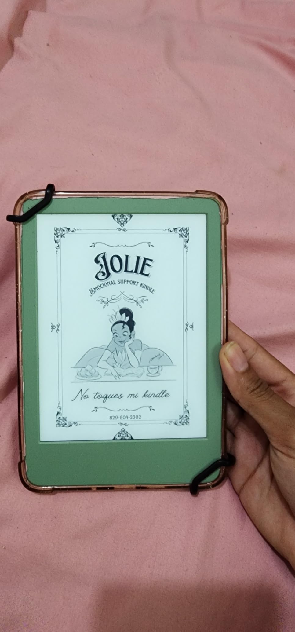 Kindle 16 GB (newest model) - Lightest and most compact Kindle, now with faster page turns, and higher contrast ratio, for an enhanced reading experience - Without Lockscreen Ads - Black customer photo 1