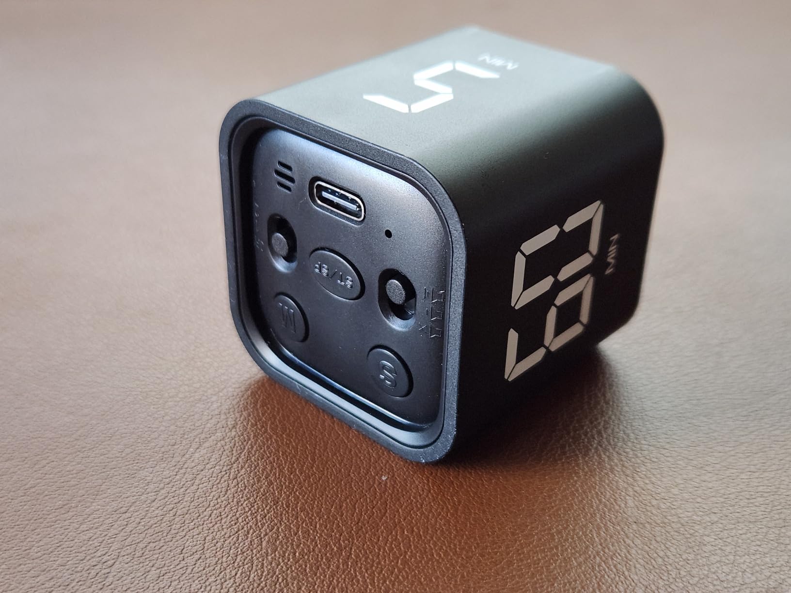 GuDoQi Multi-Function Cube Timer, 5/10/30/60 Min & Custom Count Down, Included Pause & Resume Feature, Silent, Vibrate & Adjustable Sound Alarm for Productivity in Tasks, Study & Kitchen, Purple customer photo 2