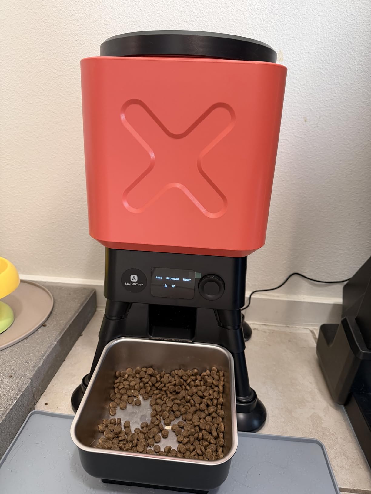 Automatic Dog Feeder for Large Dogs, 14L Capacity, Remote Feeding, Anti-Blockage System, Timed Auto Dog Food Dispenser, 2.4G WiFi App Control,Dual Power Supply,Stainless Steel Bowl customer photo 2