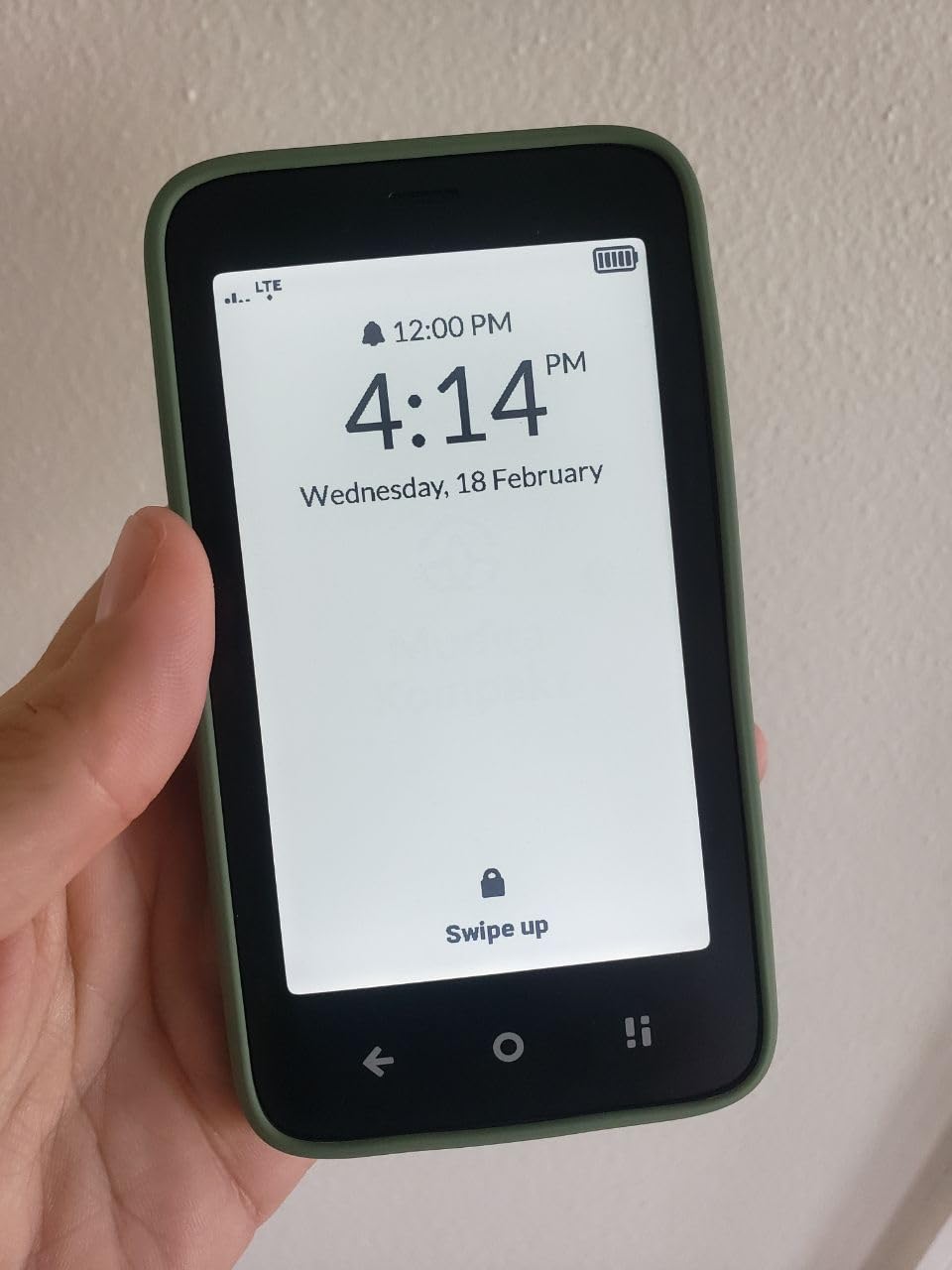 mudita Kompakt Minimalist Dumb Phone with E Ink Display - Unlocked Cell Phone for Focus, Privacy & Distraction-Free Living customer photo 2