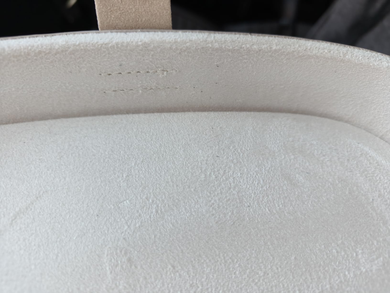 Philips Lumea IPL - Salon-Like Laser Hair Removal for Women, Permanent Hair Reduction Device At Home for Face & Body - Safe & Painless for Face, Bikini, Body, 5 Settings & Skin Sensors, BRI984/03 customer photo 1