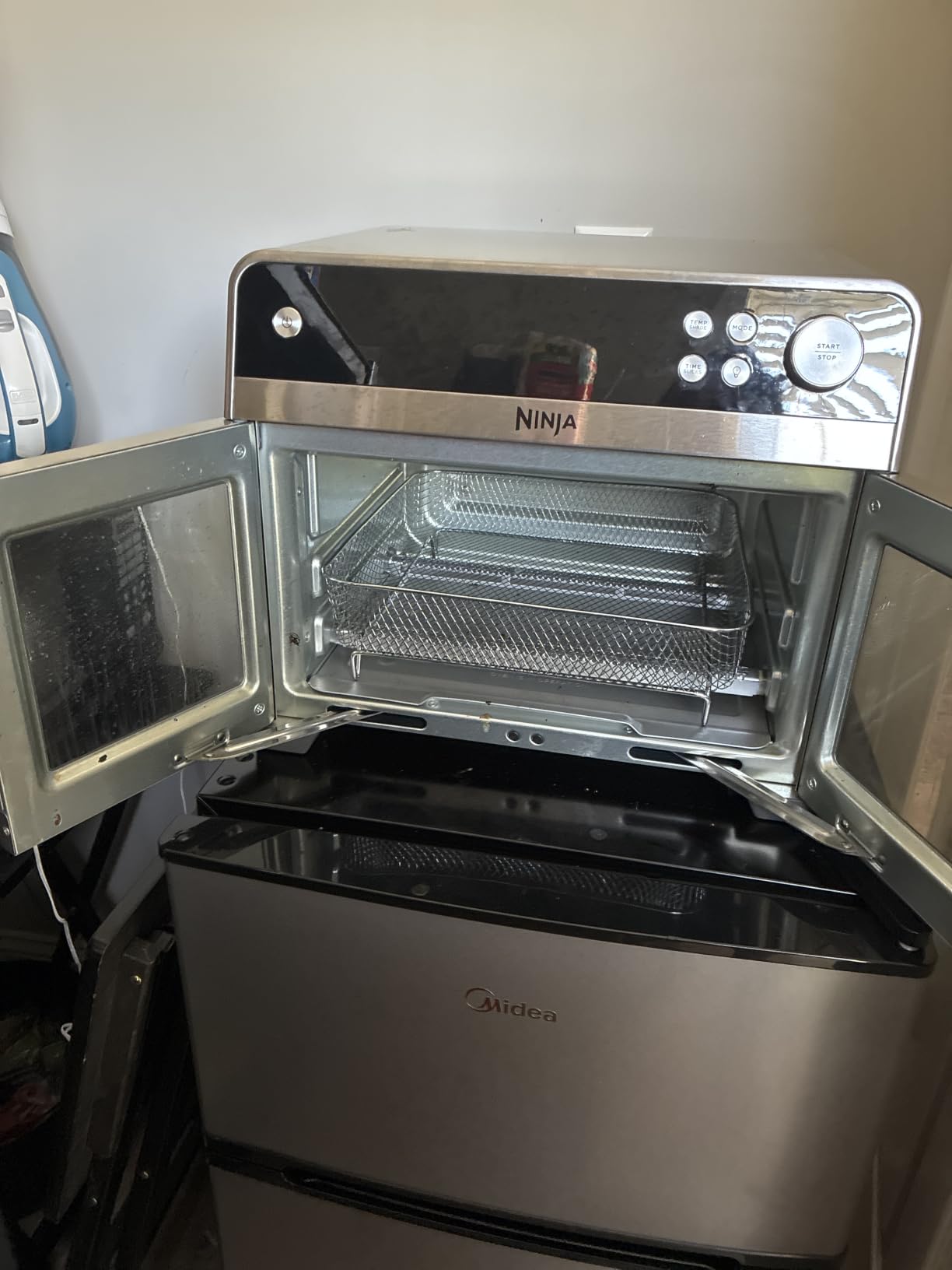Ninja French Door Premier Air Fry Oven, 10-in-1, 20.3 Qt, Stainless, FO101 | 450F cyclonic air, PFAS-free surface, Air fry, sear crisp, bake, broil, toast, dehydrate customer photo 2