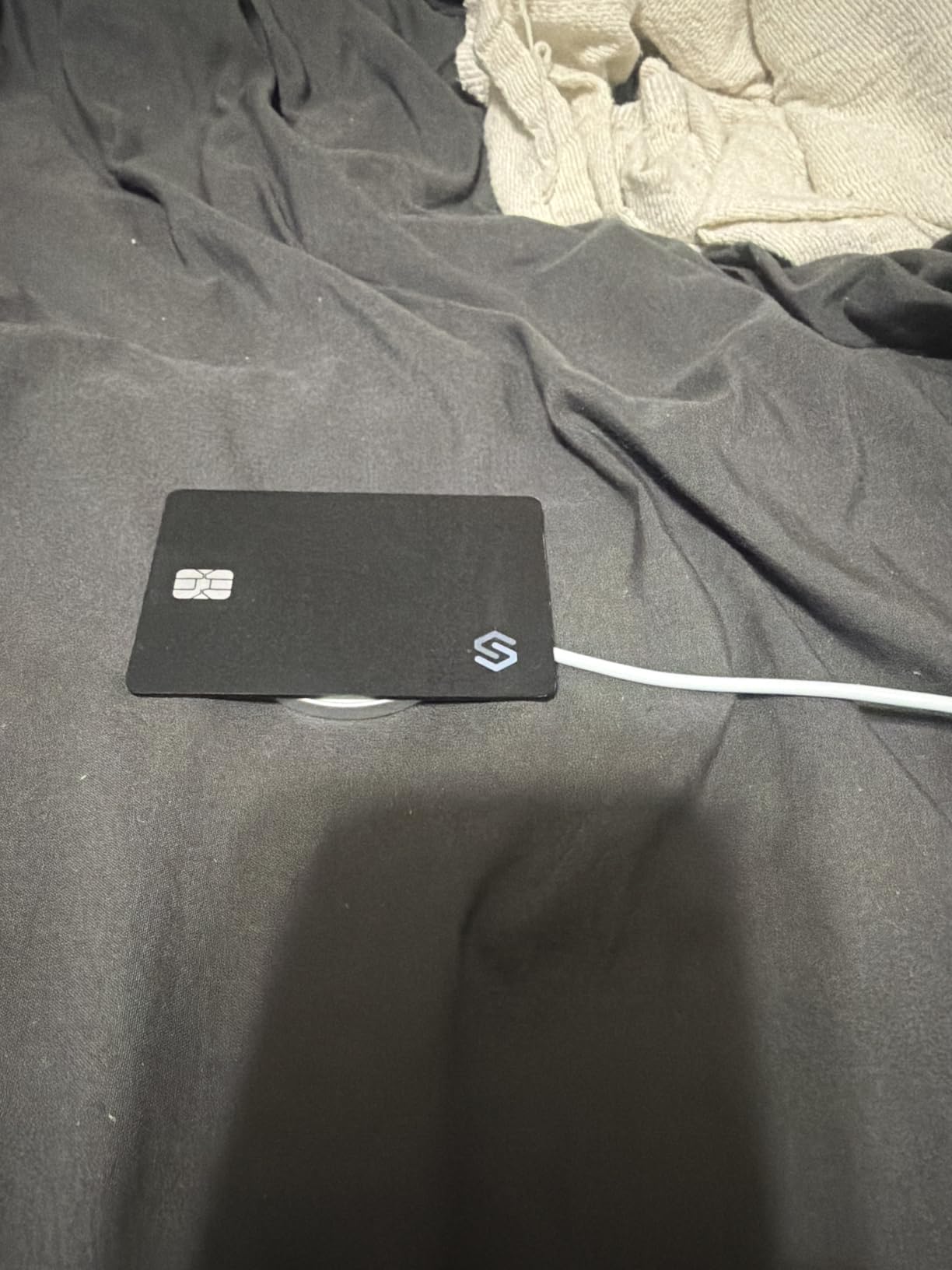 SPOTMINDERS Apple MFi Certified Wallet Tracking Card 4-Pack - Works with Apple Find My, IP68 Waterproof customer photo 1