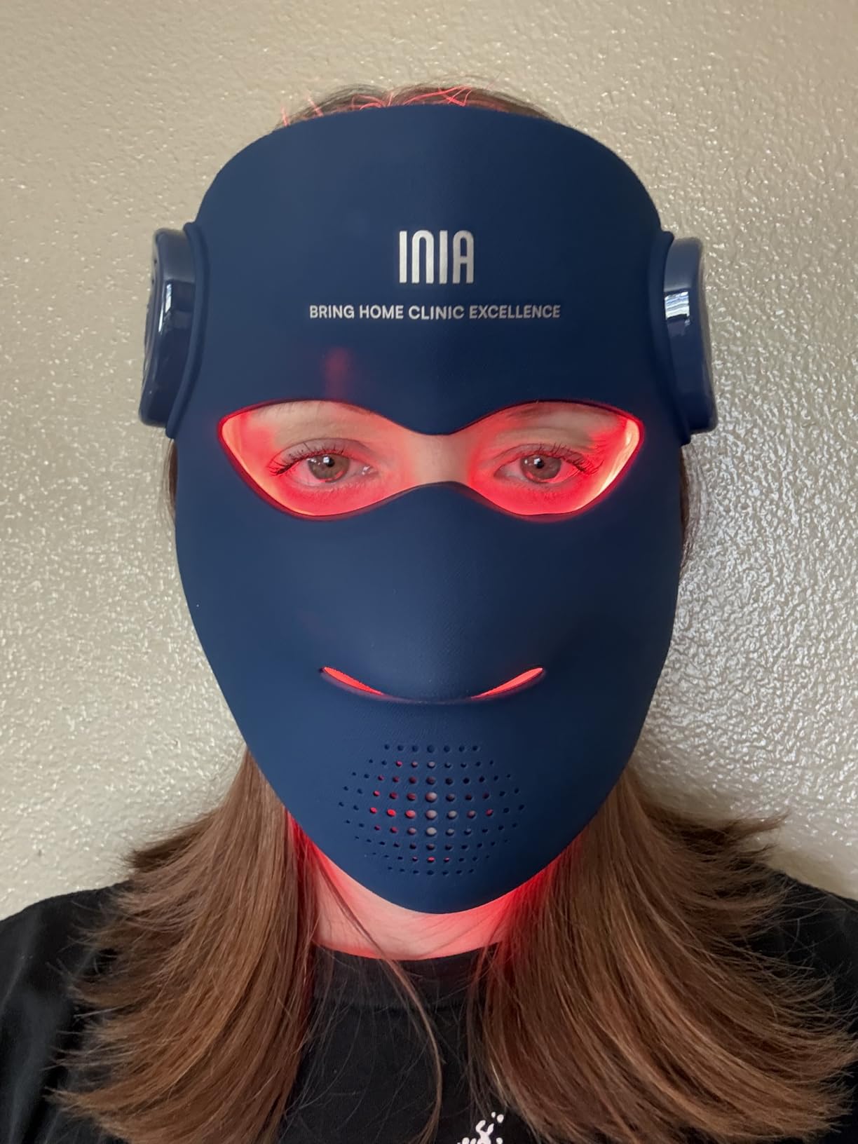 INIA GLOW 4D Wireless Red Light Therapy Mask for Face, Dual NIR, 320 LEDs | 4D Contour-Fit, Under-Eye Cooling, 4 Modes, Cordless & Rechargeable, Home & Travel Use, Skincare Gift for Women Wife Mom customer photo 2