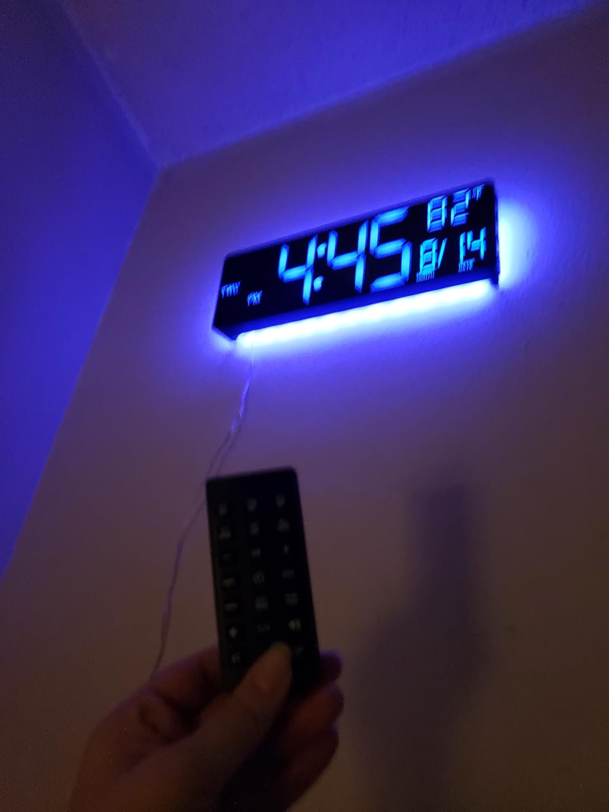 EASYERA 15'' Large Digital Atomic Wall Clock Battery Operated, No Backlight | Indoor Temperature and Humidity, Large Display, Self-Setting,Auto DST,for Kitchen/Classroom/Living Room(Battery Not Included) customer photo 2