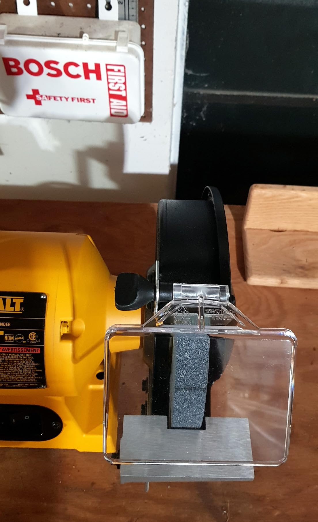 DEWALT DW758 8-Inch Bench Grinder customer photo 2