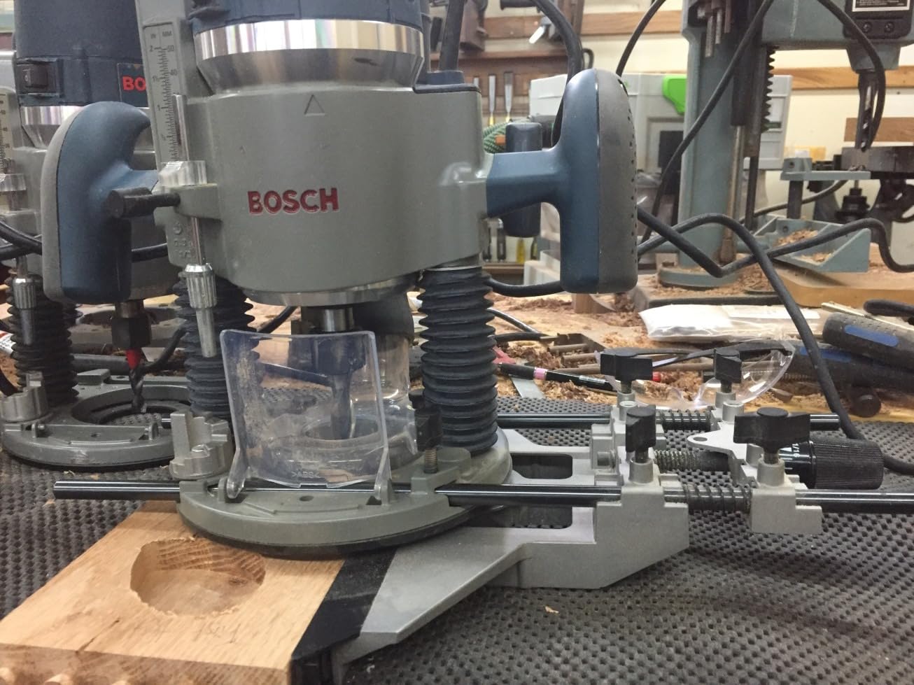 Bosch 1617EVSPK 2.25 HP Combination Plunge- and Fixed-Base Router customer photo 2