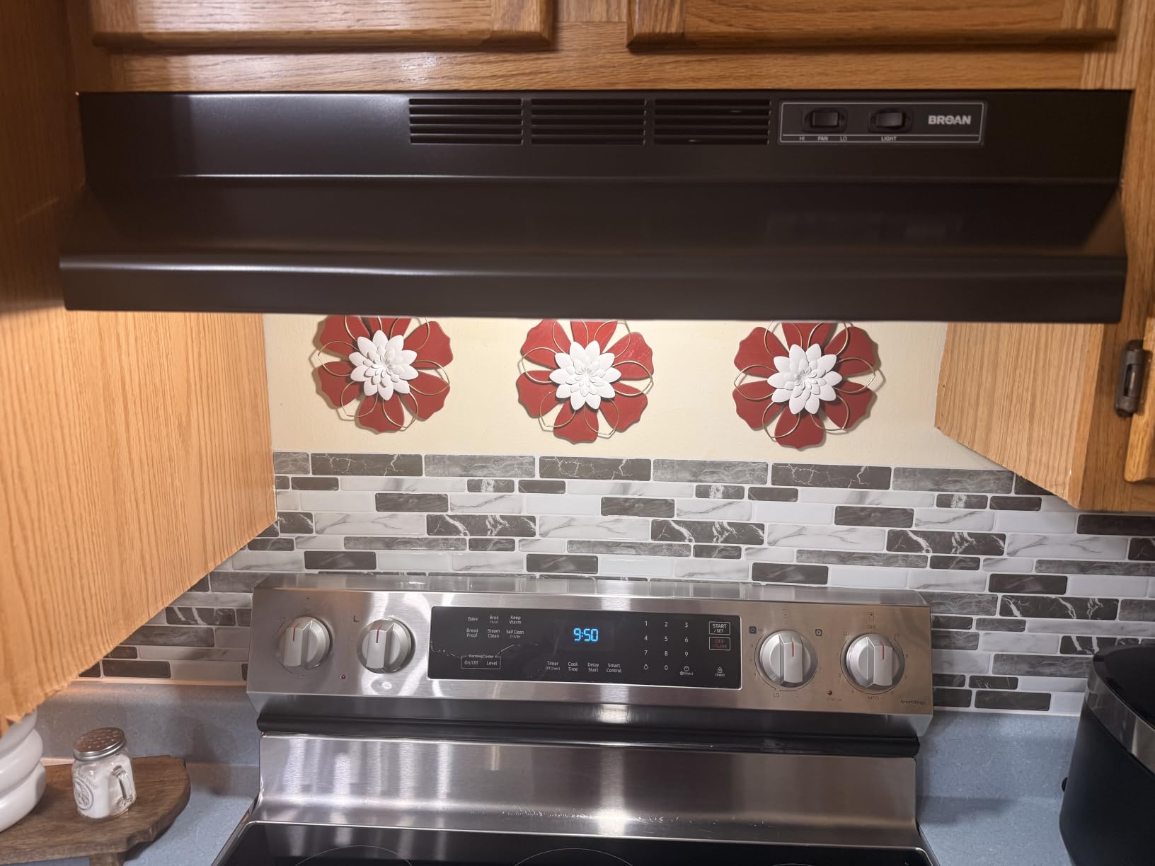 Broan-NuTone Ductless Range Hood with Lights, 30-Inch, White, 413001 customer photo 2