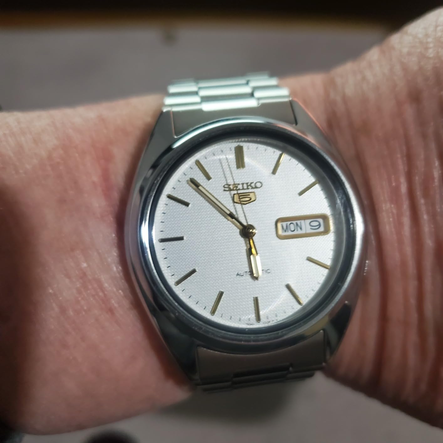 Seiko Men's SNXG47 Seiko 5 Automatic White Dial Stainless Steel Watch customer photo 2