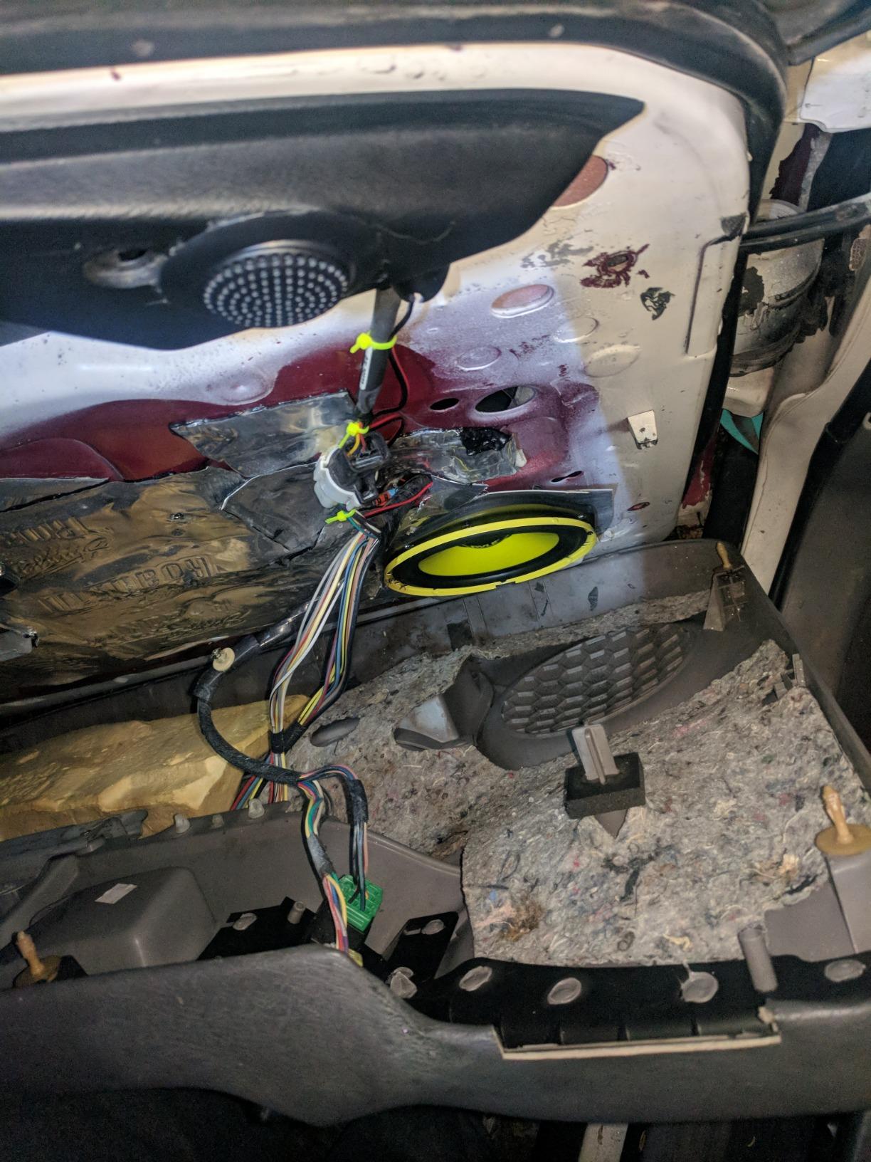 Pyle 2 Way Custom Component Speaker System - 6.5” 400 Watt, with Electroplated Plastic Basket, Butyl Rubber Surround & 40 Oz Magnet Structure - Wire Installation Hardware Set Included - PLG6C, Yellow customer photo 2