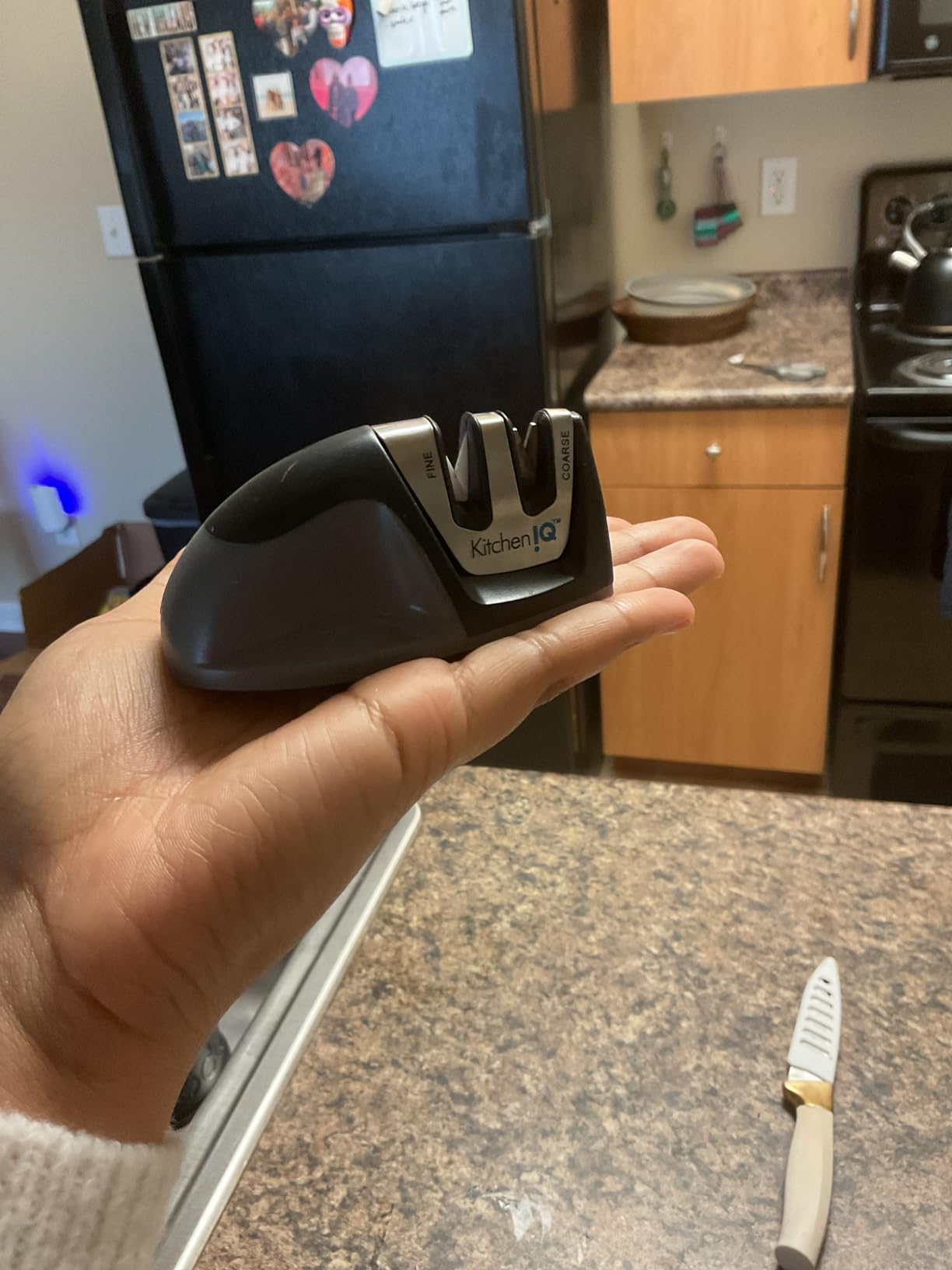 KitchenIQ 50009 Edge Grip 2-Stage Knife Sharpener, Black, Coarse & Fine Sharpeners, Compact for Easy Storage, Stable Non-Slip Base, Soft Grip Rubber Handle, Straight & Serrated Knives customer photo 1
