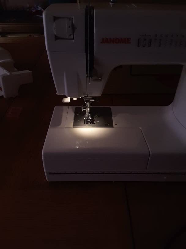 Janome HD1000 Heavy-Duty Sewing Machine with 14 Built-In Stitches | 14 Built-In Stitches customer photo 2