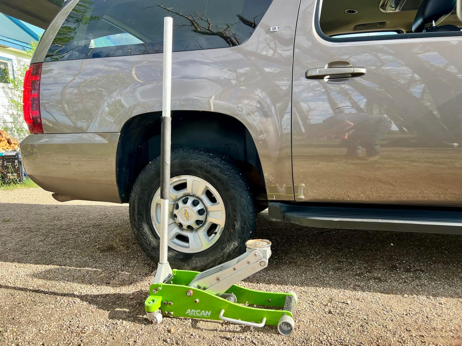 ARCAN 3-Ton Aluminum Low Profile Floor Jack, Model A20019 customer photo 1