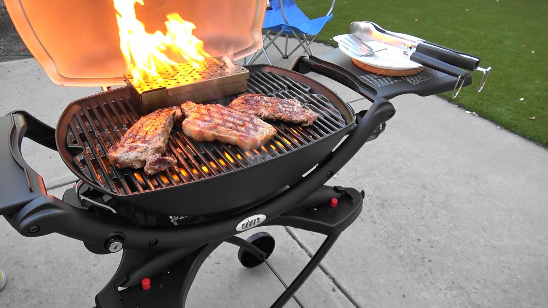 Weber® Premium Universal Smoker Box, Stainless Steel customer photo 2