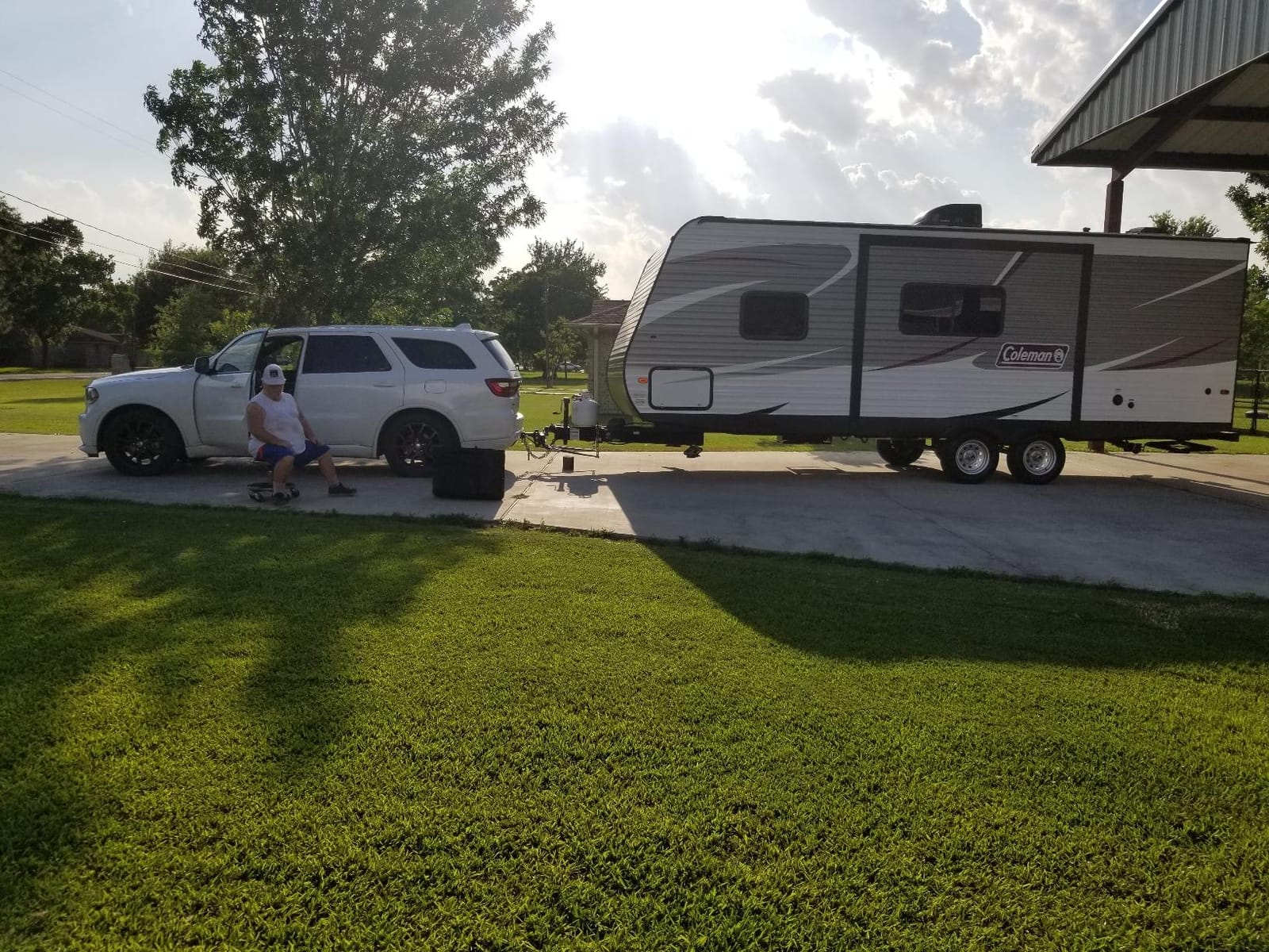 Camco Eaz-Lift Elite 1,000lb Weight Distribution Hitch Kit with Manually Adjusted Sway Control - Ready-to-Tow with Pre-Installed Hitch Ball, Sway Control Ball, U-Bolts, & Chain Package (48058) customer photo 2