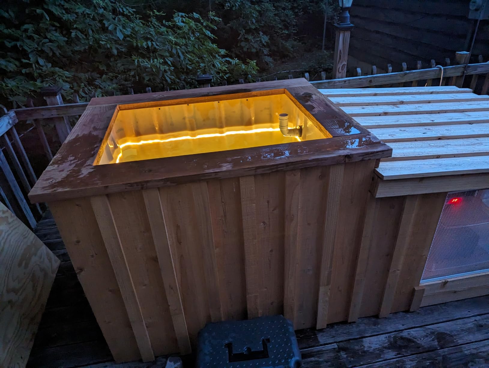 EcoPlus Commercial Grade Water Chiller, Cooler for Reservoirs, Hydroponics, and Aquariums, 1 ½ HP customer photo 2