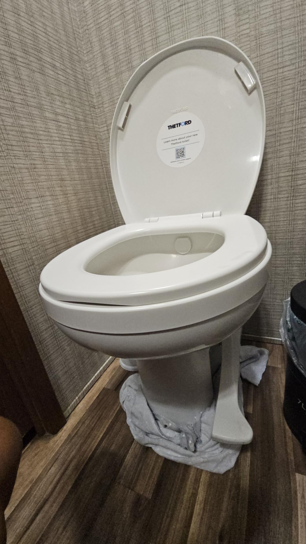 Aqua-Magic Residence RV toilet / High Profile / White - Thetford 42169 customer photo 2