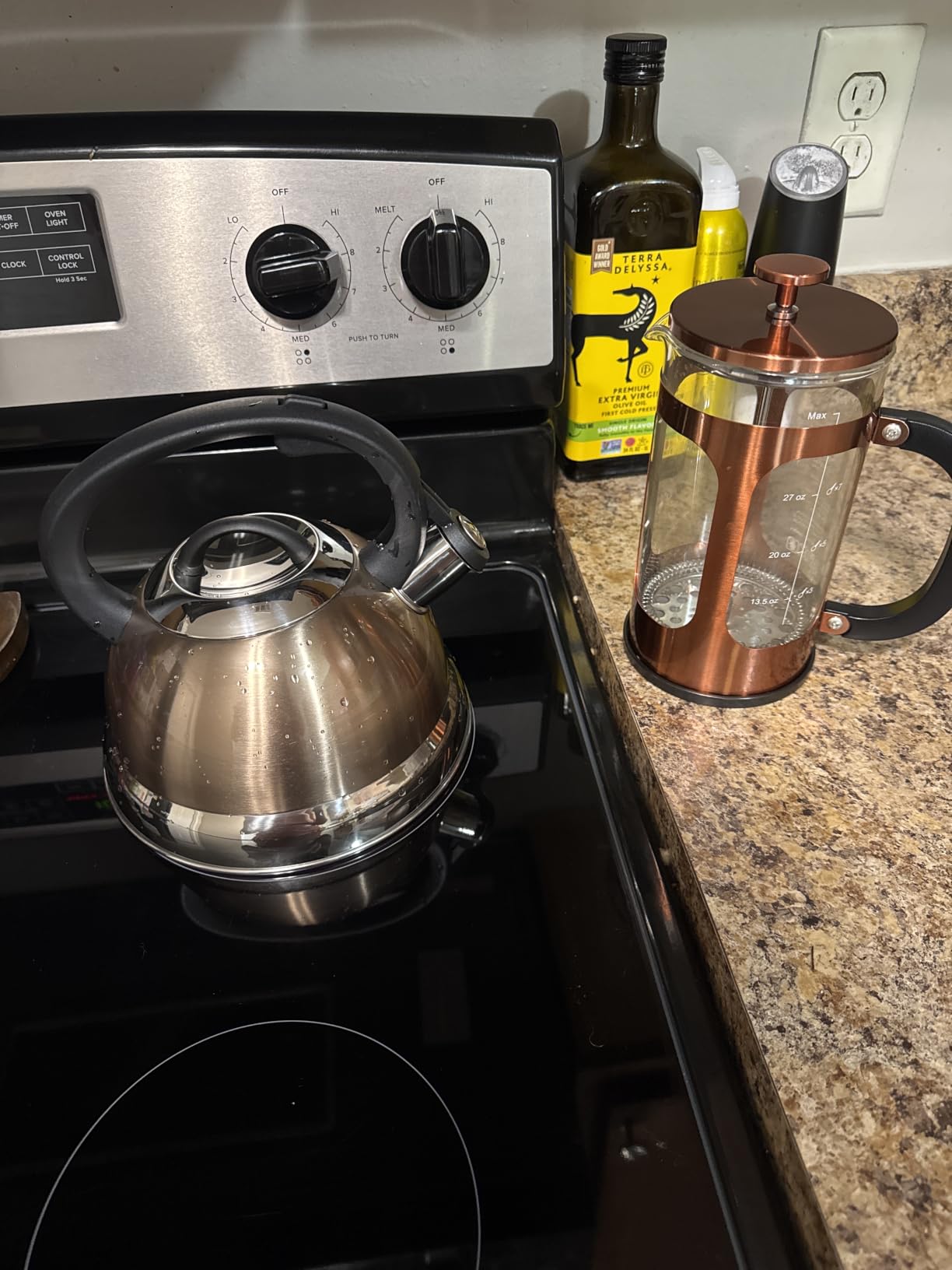Mr. Coffee Flintshire 1.75-Quart Stainless Steel Whistling Tea Kettle – Brushed Satin Finish Stove-Top Kettle for Boiling Water customer photo 1