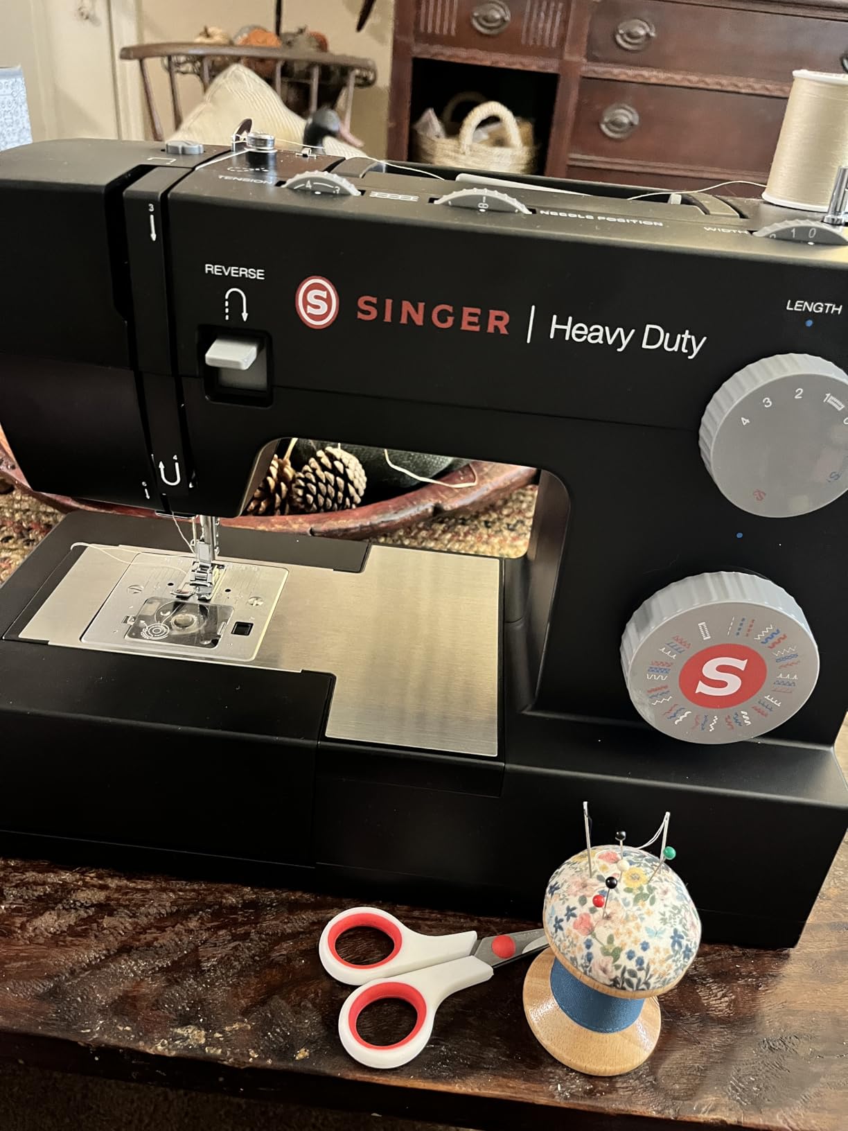 SINGER® 4432 (Grey) High Speed Heavy Duty Sewing Machine + Accessory Kit | 32 stitches deliver 110 applications, 50% more power for thick fabrics, 1100 per minute capacity, 1-step buttonhole design customer photo 2