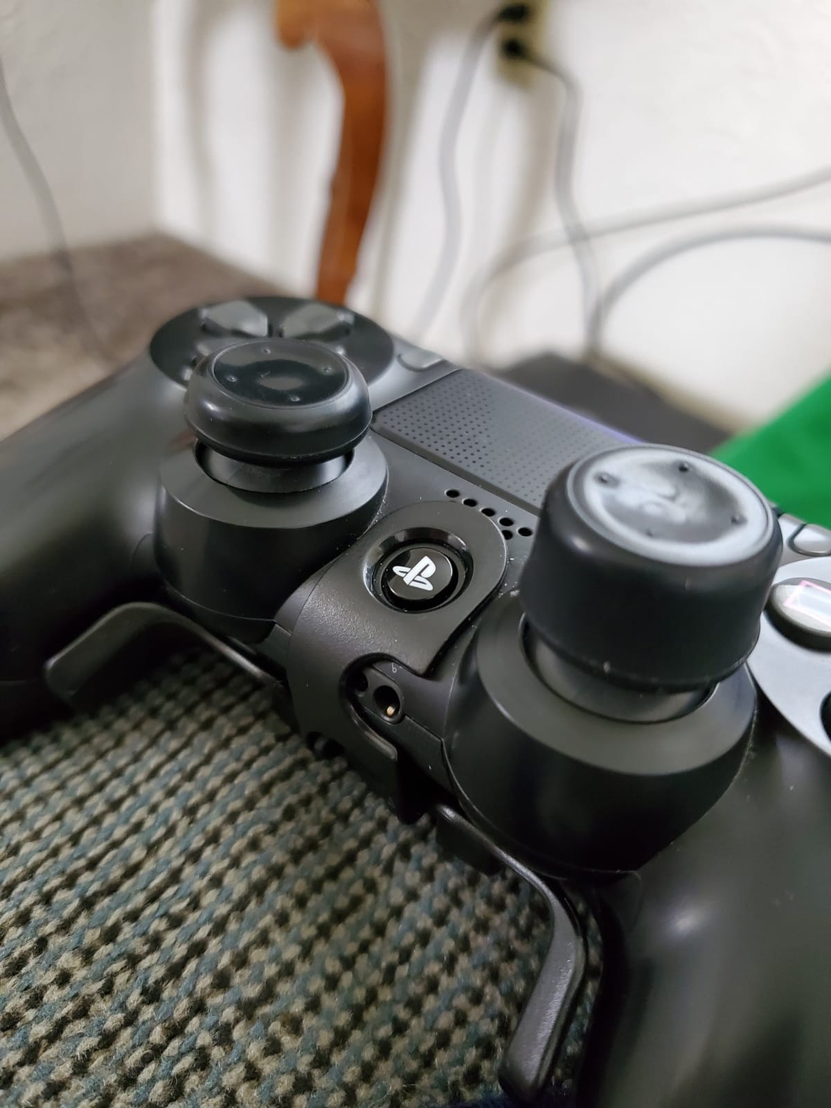 Foamy Lizard AceShot Raised Thumb Grips for Xbox One & Steamdeck, Black customer photo 2