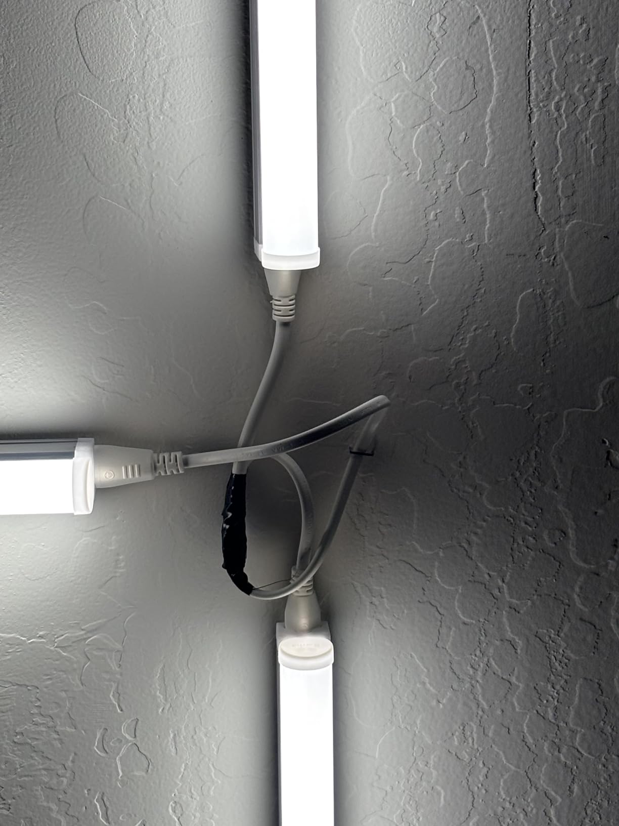 Barrina (6 Pack LED T5 Integrated Single Fixture, 4FT, 2200lm, 6500K 20W customer photo 1