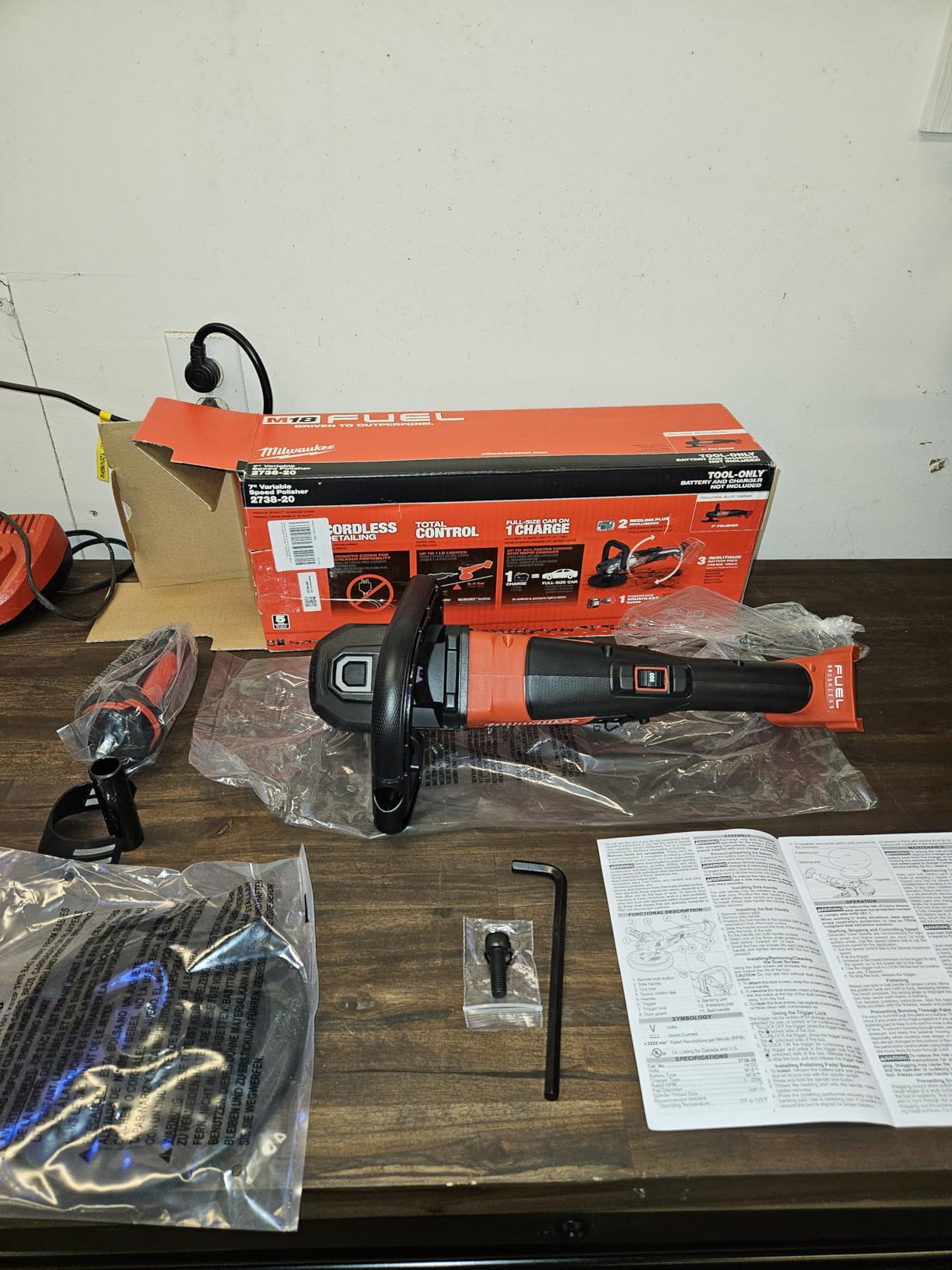 Milwaukee 2738-20 M18 18-Volt Fuel Lithium-Ion Brushless Cordless 7 inch Variable Speed Polisher (Tool-Only) customer photo 1