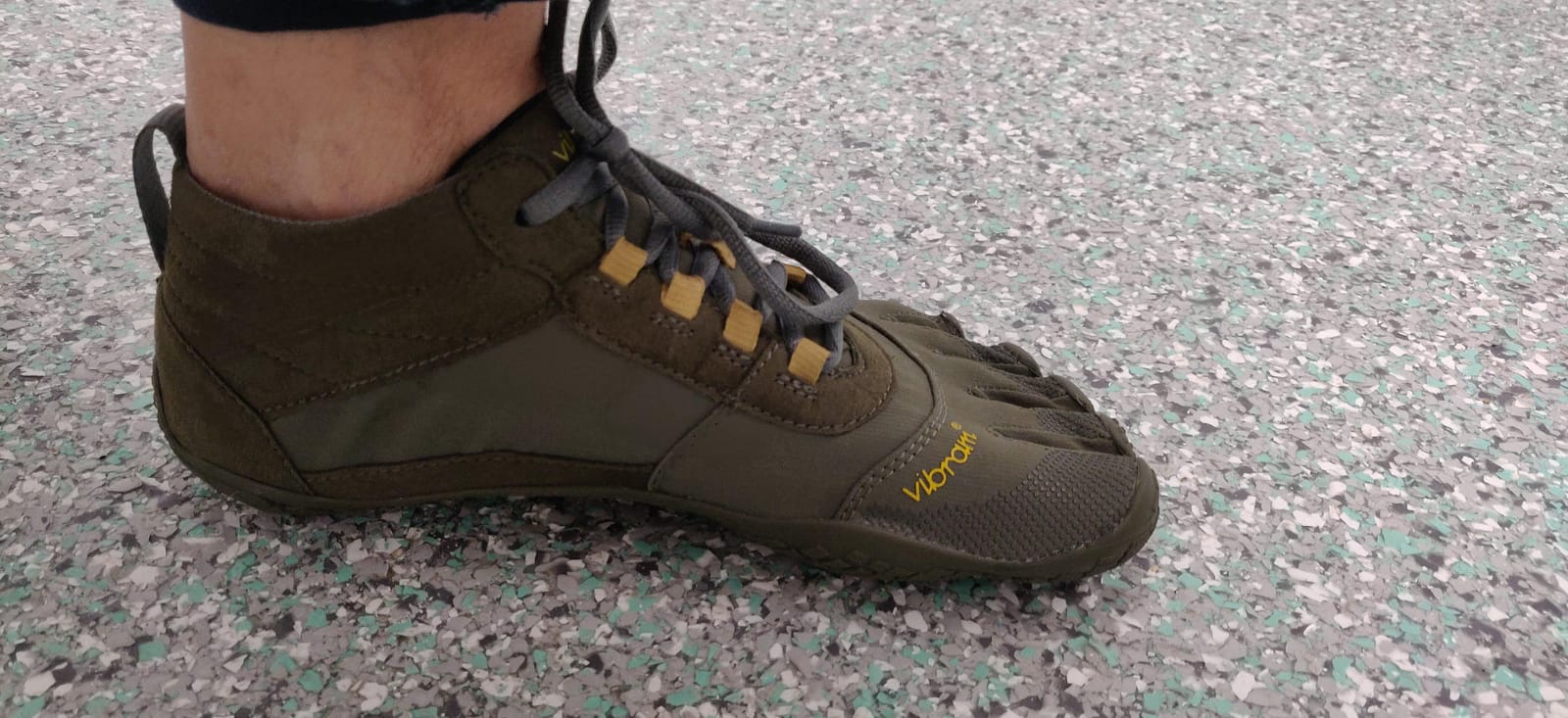 Vibram Men's FiveFingers V-Trek | Barefoot All-Terrain Outdoor Shoe for Hiking & Light Trail customer photo 2