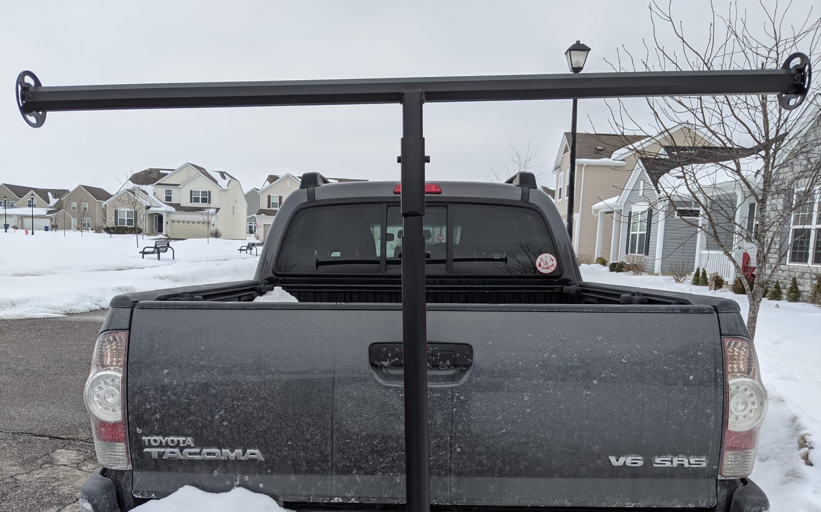 Yakima LongArm Aluminum Hitch Mount Truck Bed Extender Rack, Black customer photo 2