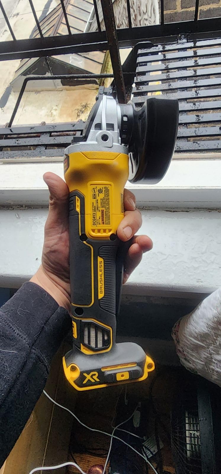 DEWALT 20V MAX* Angle Grinder Tool Cordless Brushless, 4 1/2 Inch, with Paddle Switch and Kickback Brake, Tool Only (DCG413B) | Paddle Switch, Kickback Brake, Tool Only customer photo 2