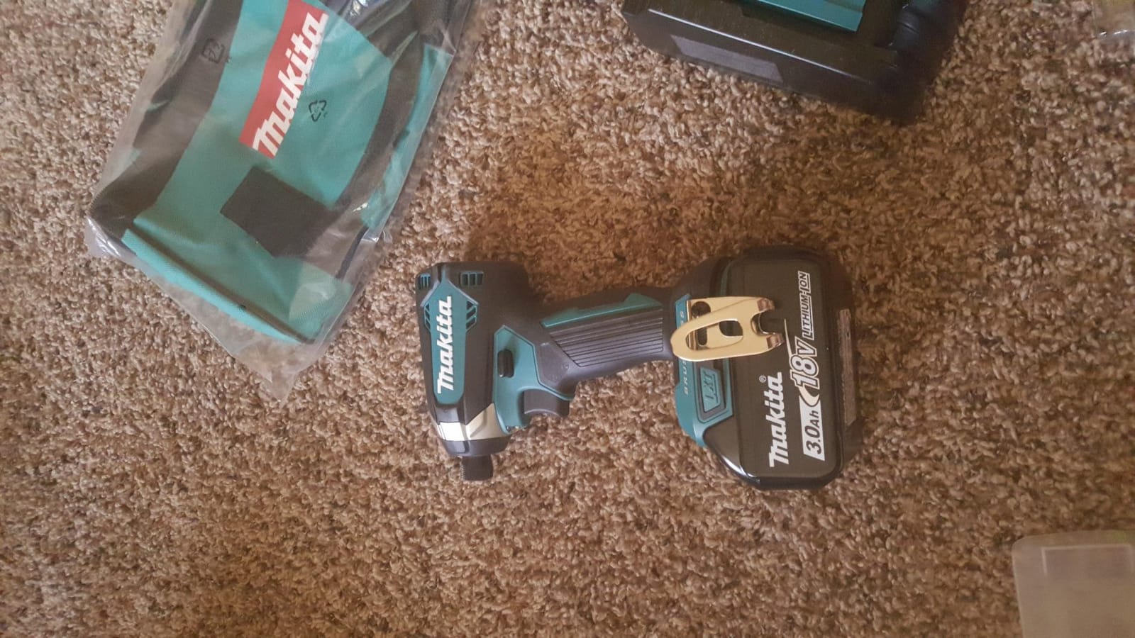 Makita XDT131 18V LXT® Lithium-Ion Brushless Cordless Impact Driver Kit (3.0Ah) customer photo 1