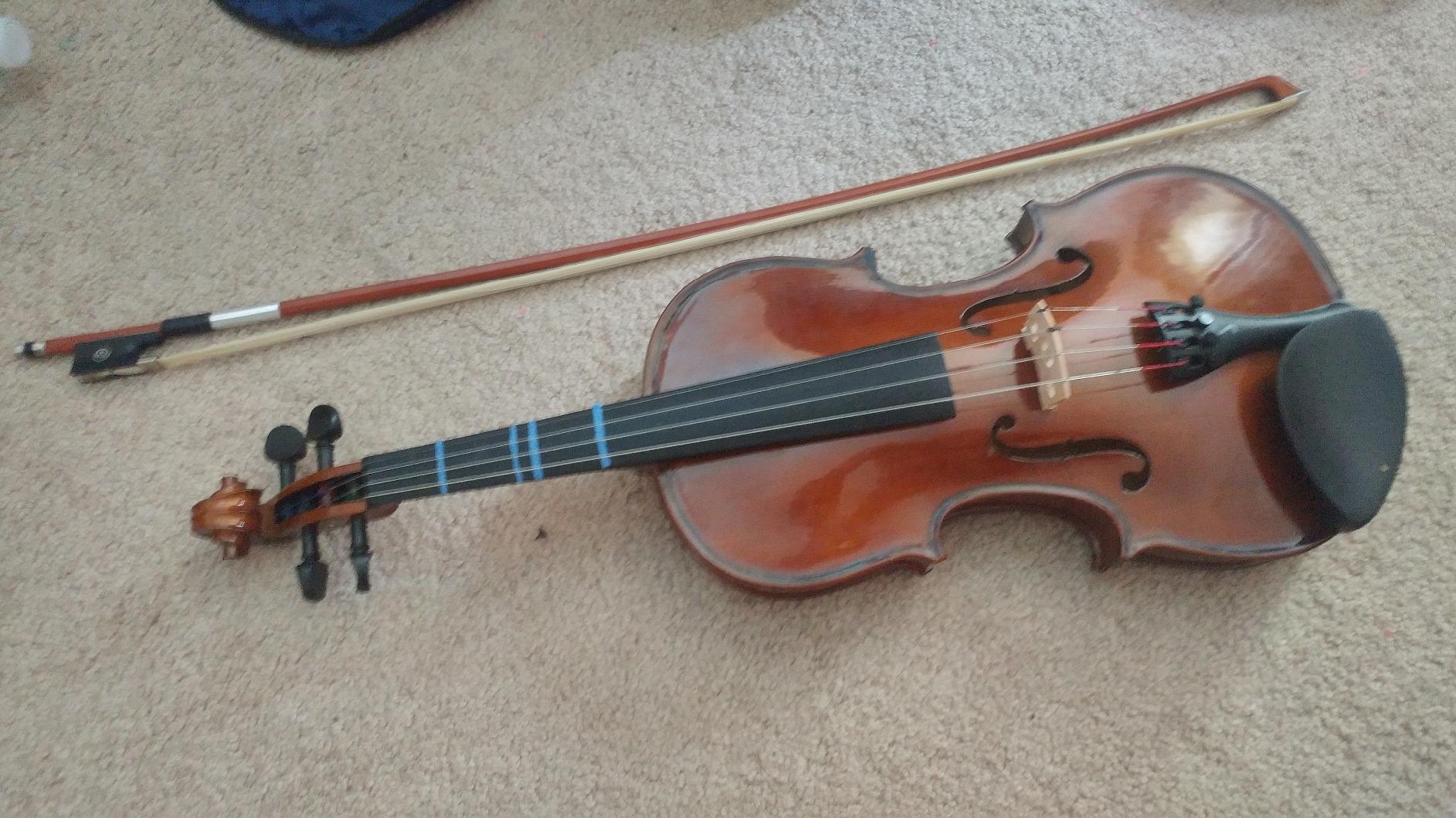 Stentor 1400A2-4/4 4-String Violin, 4/4 customer photo 1