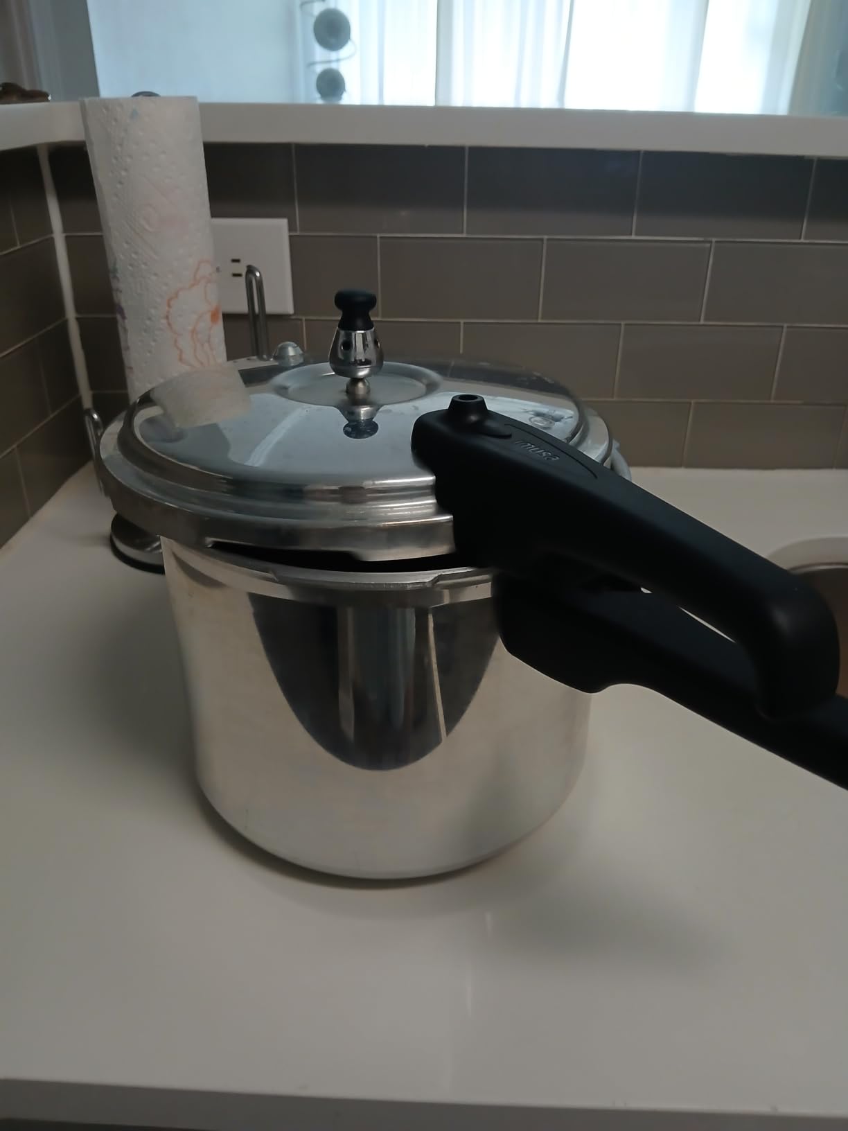 IMUSA USA A417-80807 16Qt Jumbo Stovetop Pressure Cooker with Regulator and Side Handles, Silver customer photo 2