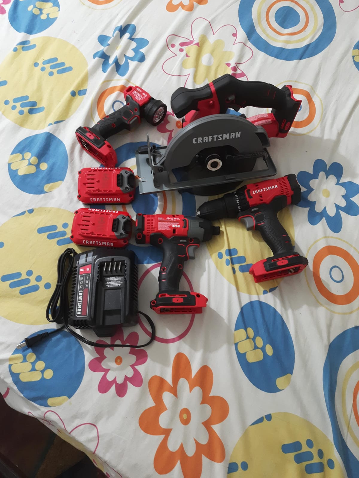CRAFTSMAN V20 MAX Cordless Power Tool Kit, Circular Saw with 6 1/2 inch Blade, 1/4 inch Impact Driver, 1/2 inch Drill/Driver, LED Task Light, Battery and Charger Included (CMCK401D2AM) customer photo 1