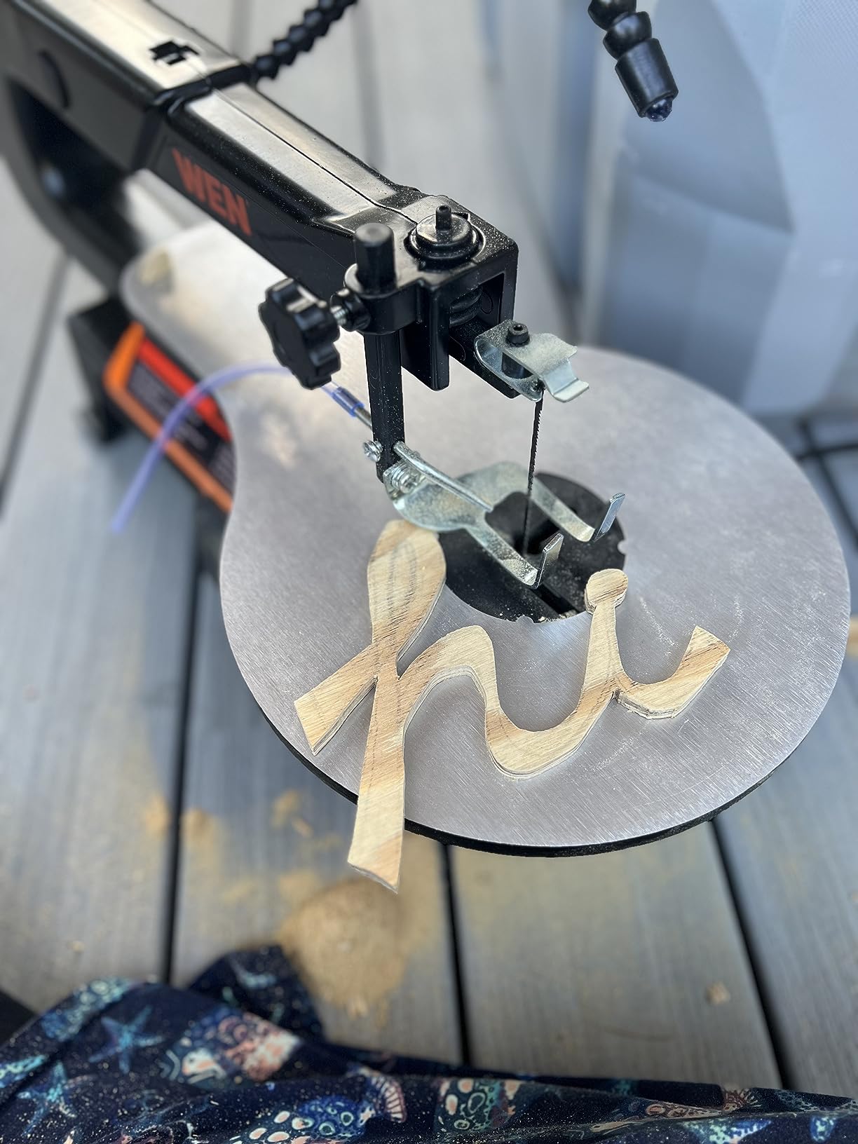 WEN Variable Speed Scroll Saw, 16-Inch with Work Light (3921) customer photo 1