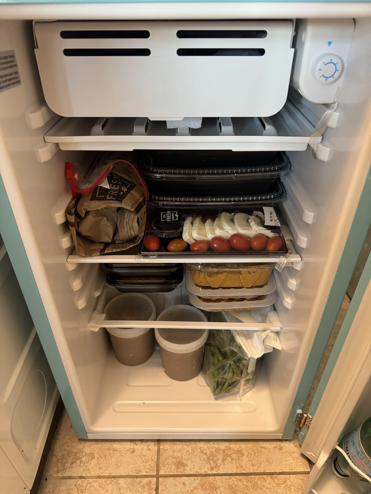 Frigidaire EFR372-BLUE 3.2 Cu Ft Blue Retro Compact Rounded Corner Premium Mini Fridge customer photo 2