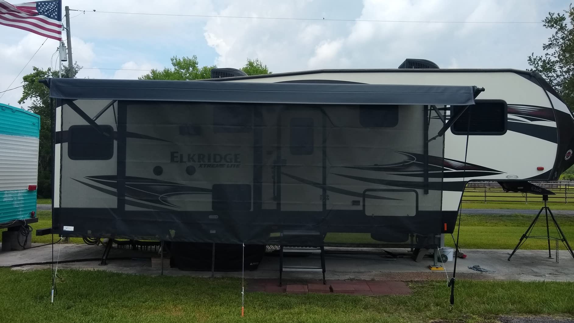 ShadePro - Vista Shade - RV Awning Shade Screen - Zipper Sun Screen Installs in Seconds - Solar Mesh Blocks 87% of Sunlight - The Original Camper Sunscreen Shade for Awnings - 17' x 8' - Black customer photo 1