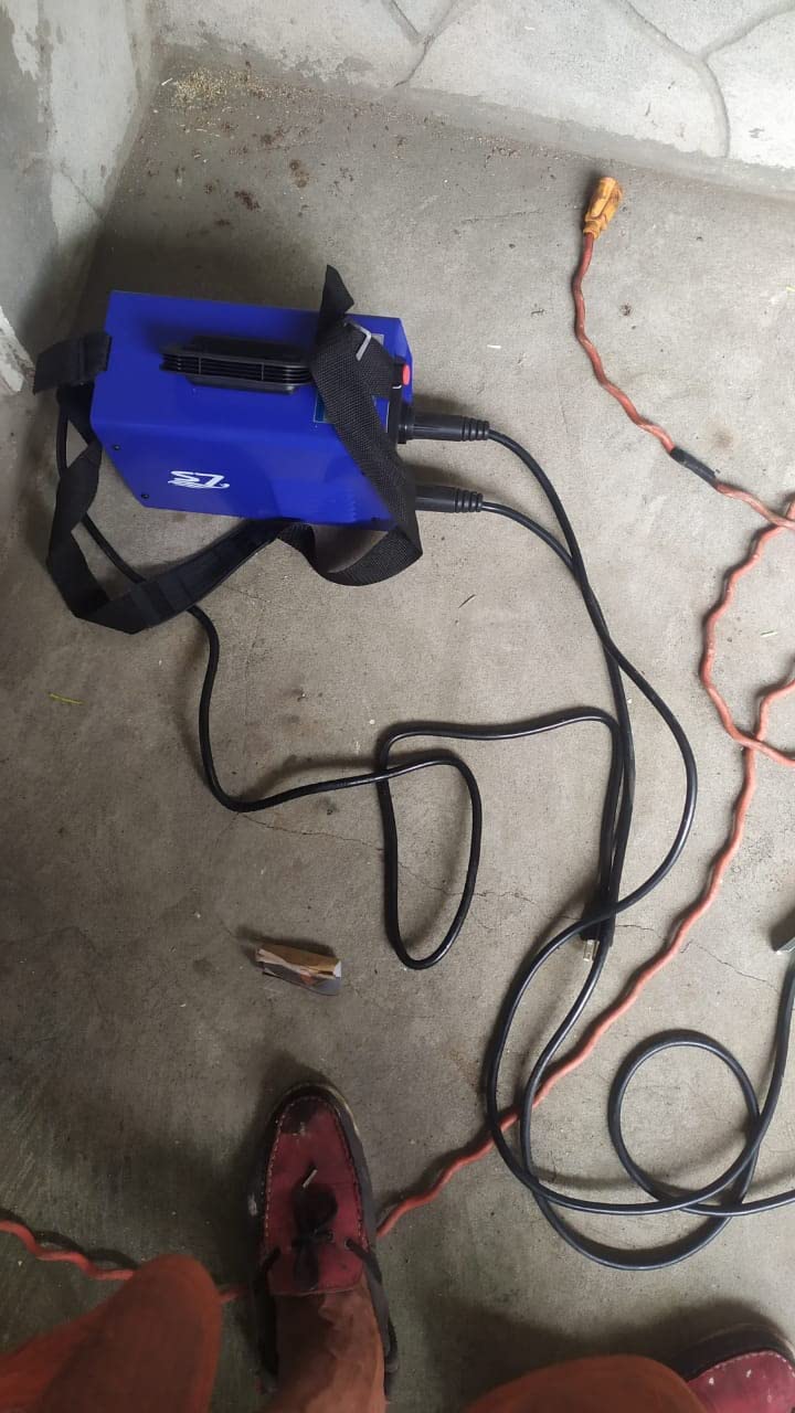 250A Stick Welder,110V/220V Portable IGBT Inverter ARC Welder with Hot Start Arc Force Anti-Stick, Digital Display Welder customer photo 1