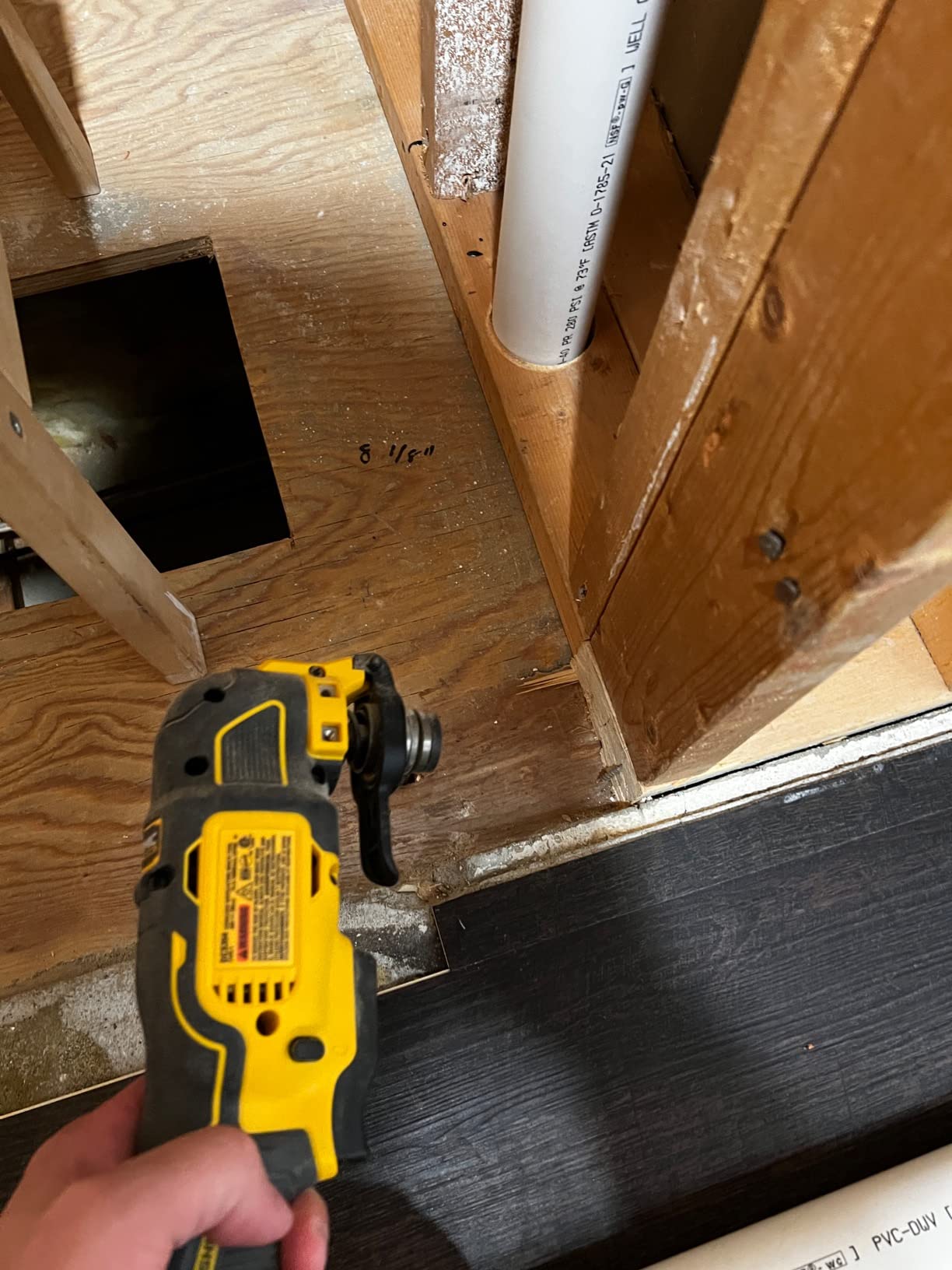 DEWALT atomic 20V MAX* Oscillating Tool, Cordless, Oscillating, Tool only (DCS354B), 1 item package quantity, Color Multi customer photo 2