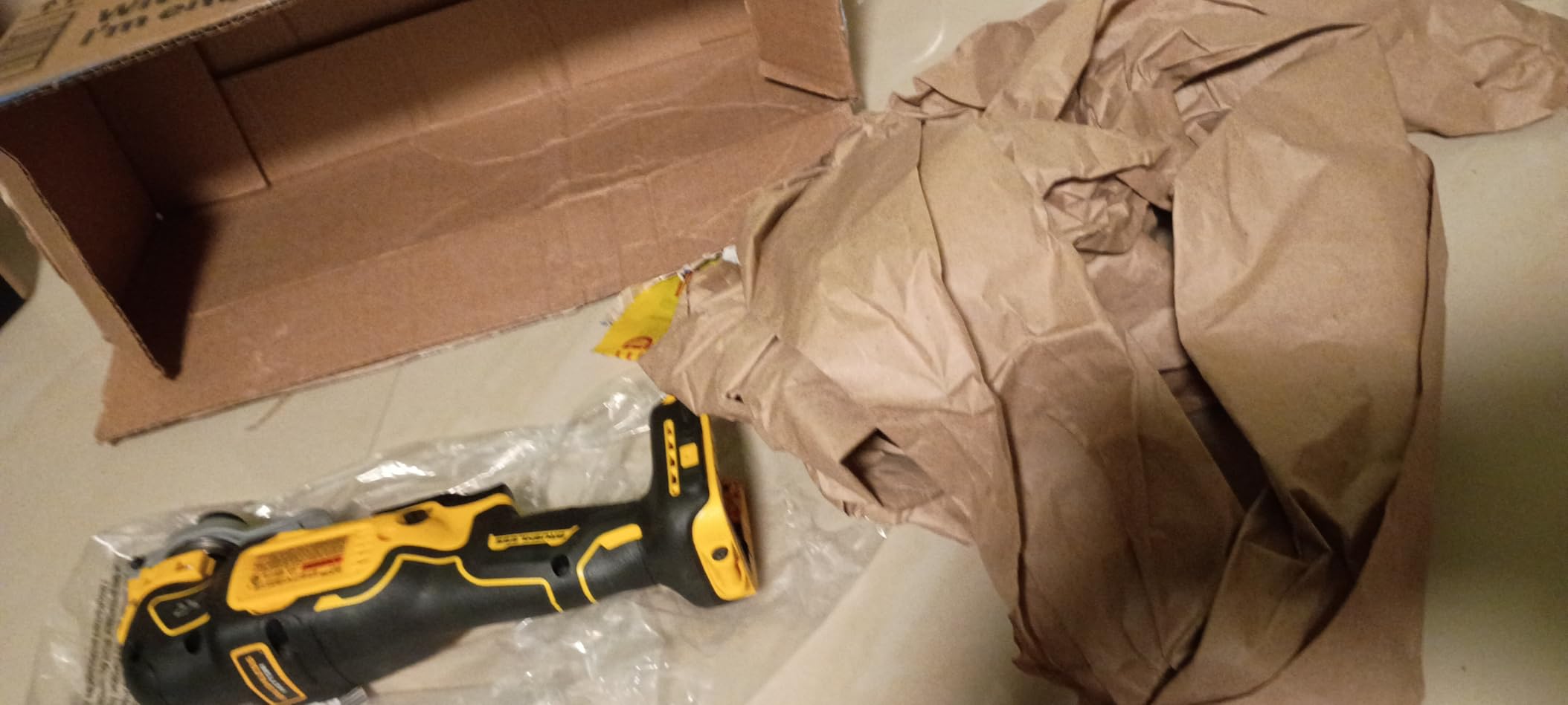 DEWALT 20V MAX XR Oscillating Multi-Tool Cordless, Variable Speed Brushless Motor Multitool with LED Light, Extended Runtime, Includes Two Wood Cutting Blades, Tool Only (DCS356B) customer photo 1