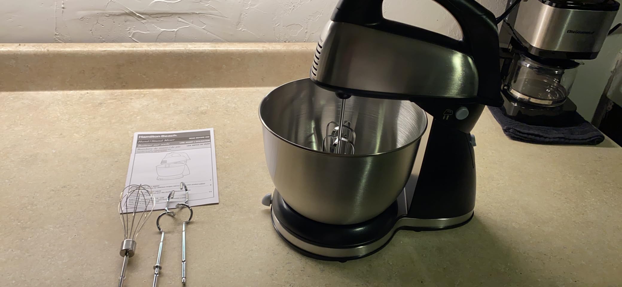 Hamilton Beach Classic Stand and Hand Mixer, 4 Quarts, 6 Speeds with QuickBurst, Bowl Rest, 290 Watts Peak Power, Black and Stainless customer photo 2