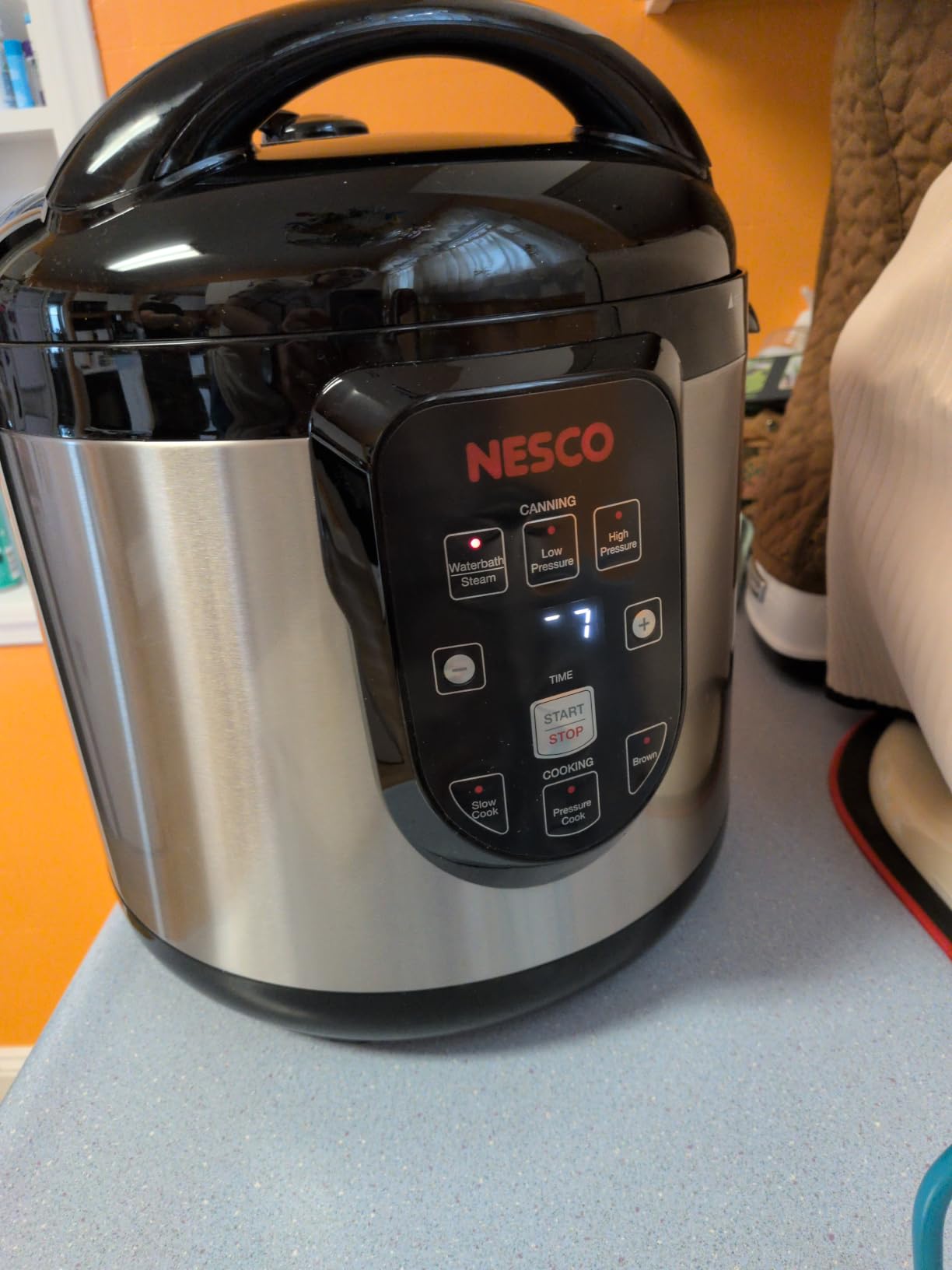 NESCO NPC‑9 Smart Electric Pressure Canner and Cooker for Home Food Preservation, 9.5‑Quart Stainless Steel with Digital Controls customer photo 1