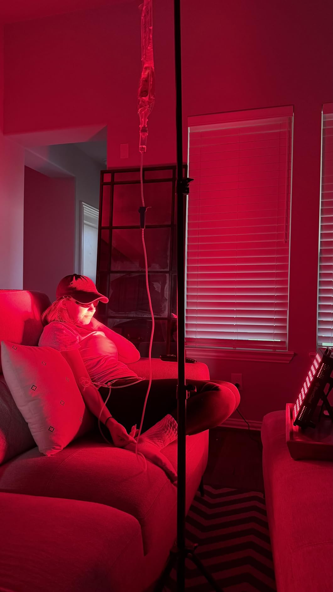 BestQool Red Light Therapy Panel, 660nm Red & 850nm Infrared Light, 105W | Elite-Grade Dual Chip Infrared Therapy, 3 Modes Red Light Therapy for Face and Body, Adjustable Stand for Home Use, BQ60 customer photo 2
