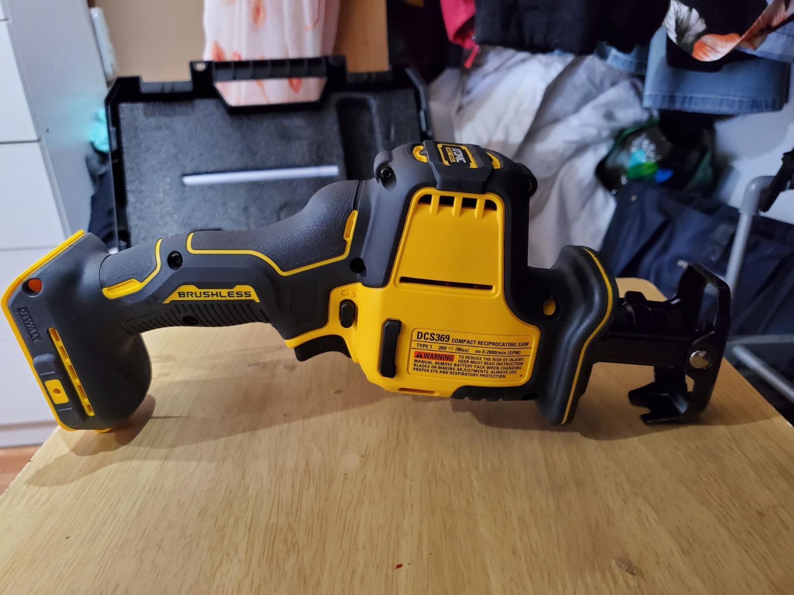 DEWALT ATOMIC 20V MAX* Reciprocating Saw, One-Handed, Cordless, Tool Only (DCS369B) customer photo 1