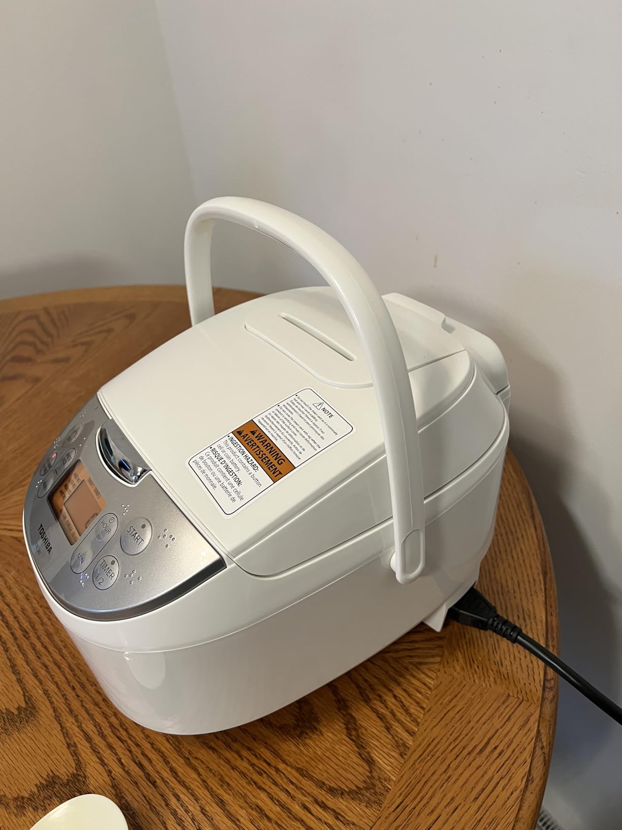 Toshiba Rice Cooker 6 Cup Uncooked – Japanese Rice Cooker with Fuzzy Logic Technology, 7 Cooking Functions, Digital Display, 2 Delay Timers and Auto Keep Warm, Non-Stick Inner Pot, White customer photo 1