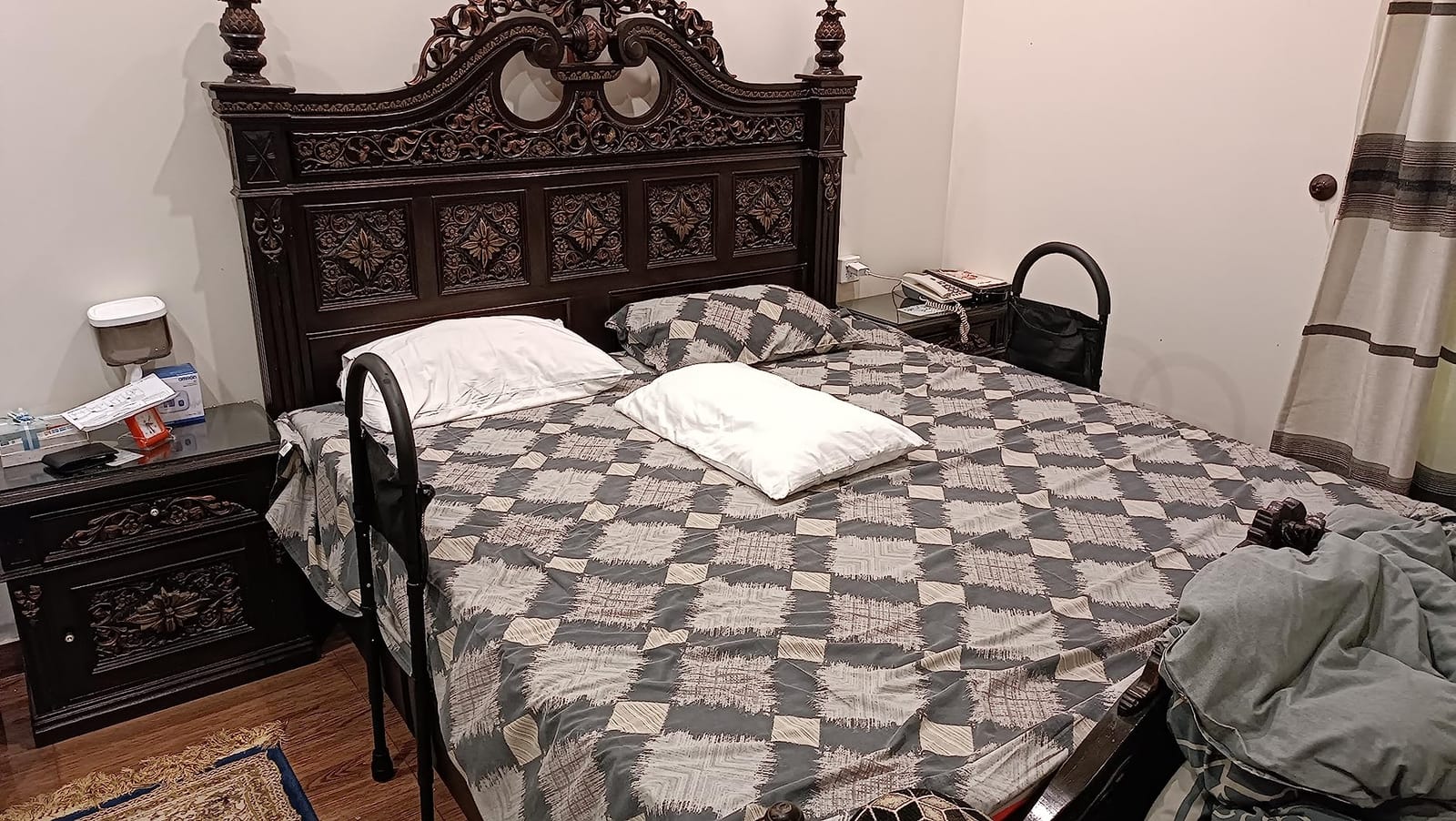 Medical king Bed Rails for Elderly Adults Safety Bed Assist Rails for Seniors with Adjustable Heights ASTM Approved Easy to get in or Out of Bed with Floor Support customer photo 2