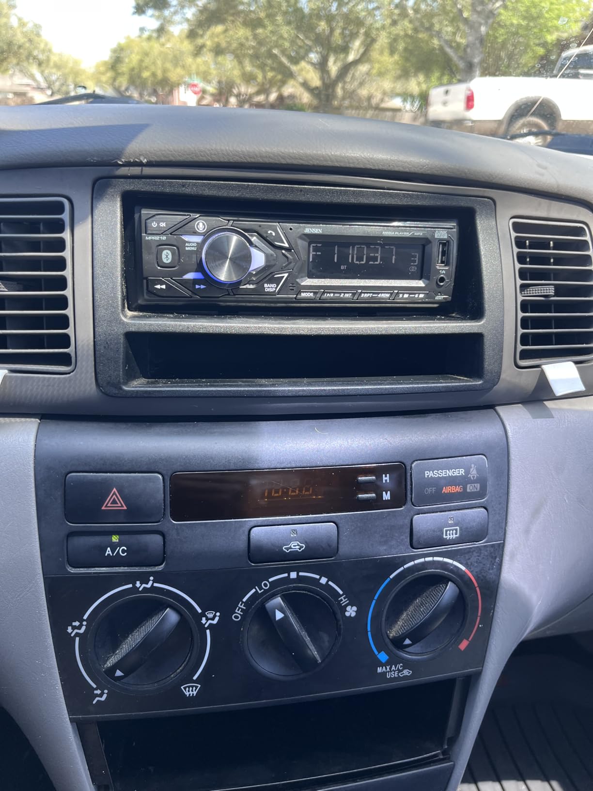 Jensen MPR210 Single DIN Bluetooth Car Stereo, Hands-Free, AM/FM, USB customer photo 2