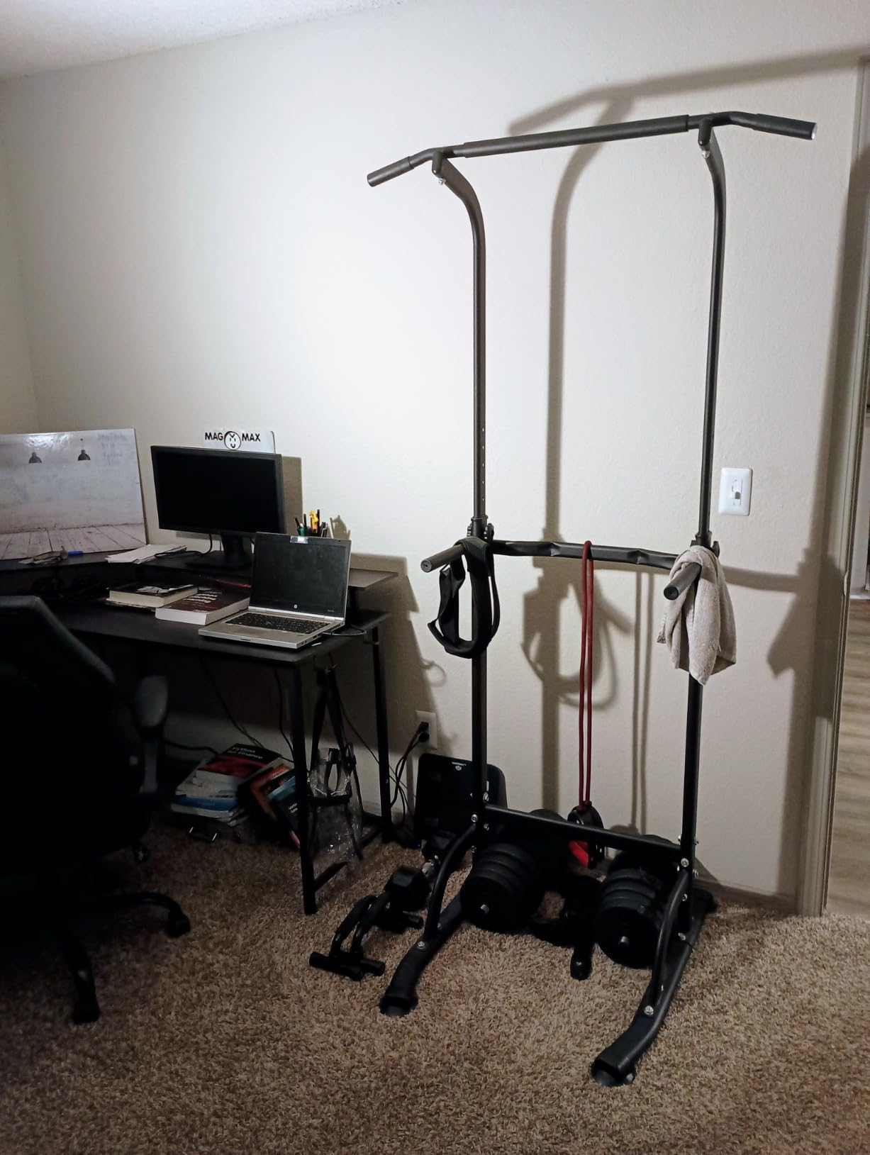 soges Power Tower Pull Up Bar Station, Free Standing Pull Up Rack Dip Station for Home Gym, Height Adjustable Home Strength Training Fitness Workout Equipment customer photo 1