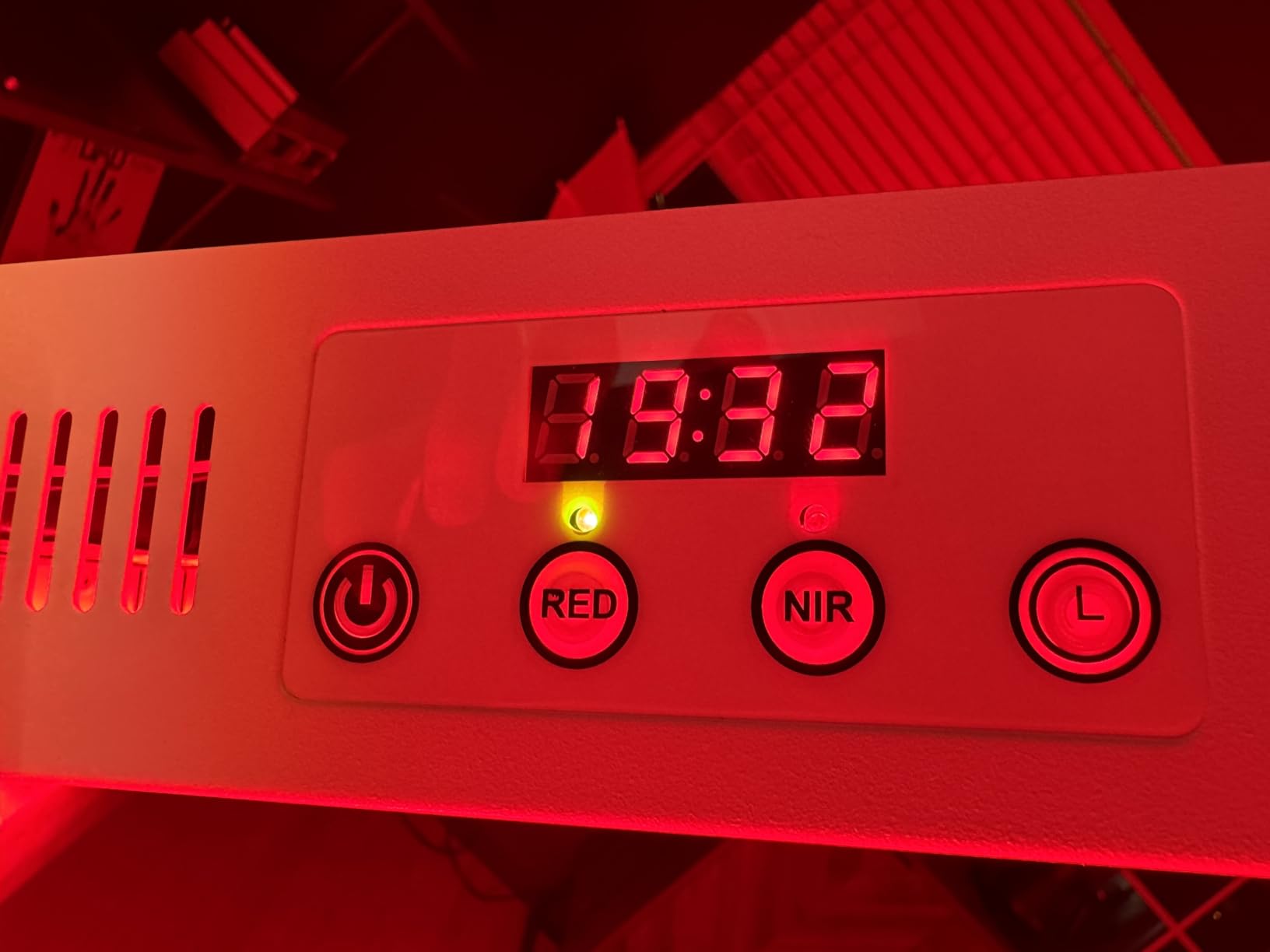 BestQool Red Light Therapy Panel, 4 Wavelengths for Body and Face, 160W | 630-940nm Red and Infrared Light Therapy, 100 LEDs Elite Grade Dual Chip, High Power LED Light Lamp, Modular Design, Pro100 customer photo 2